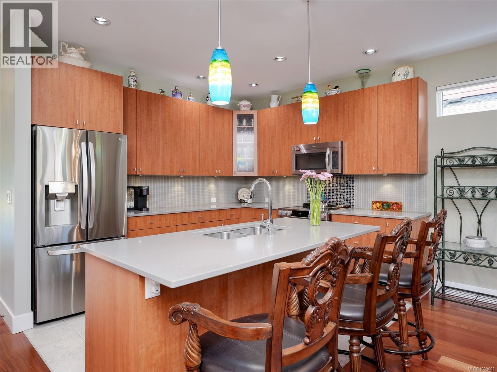 #2 854 Caroline Rd - 5