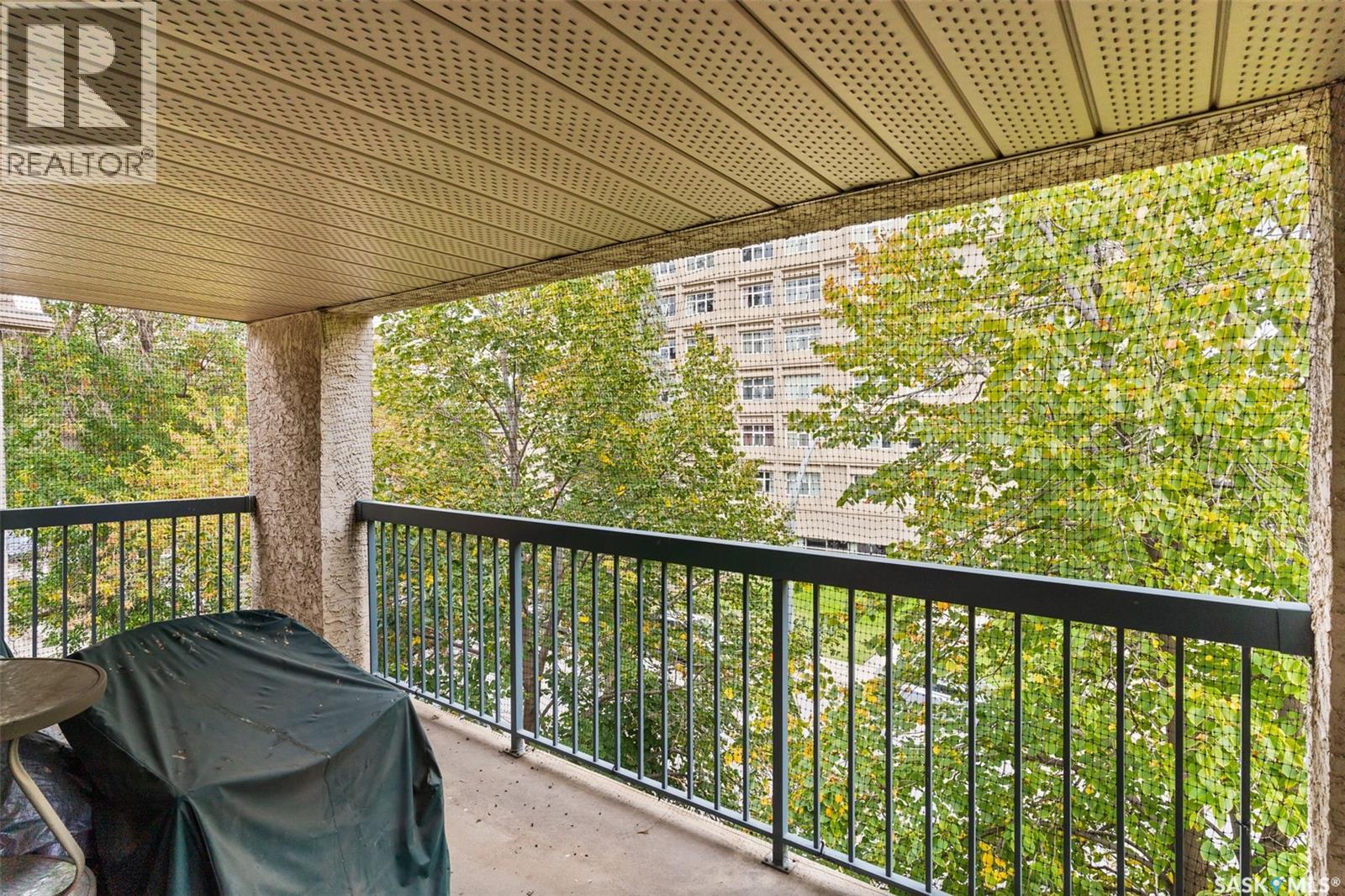 #303 2160 CORNWALL STREET - 22