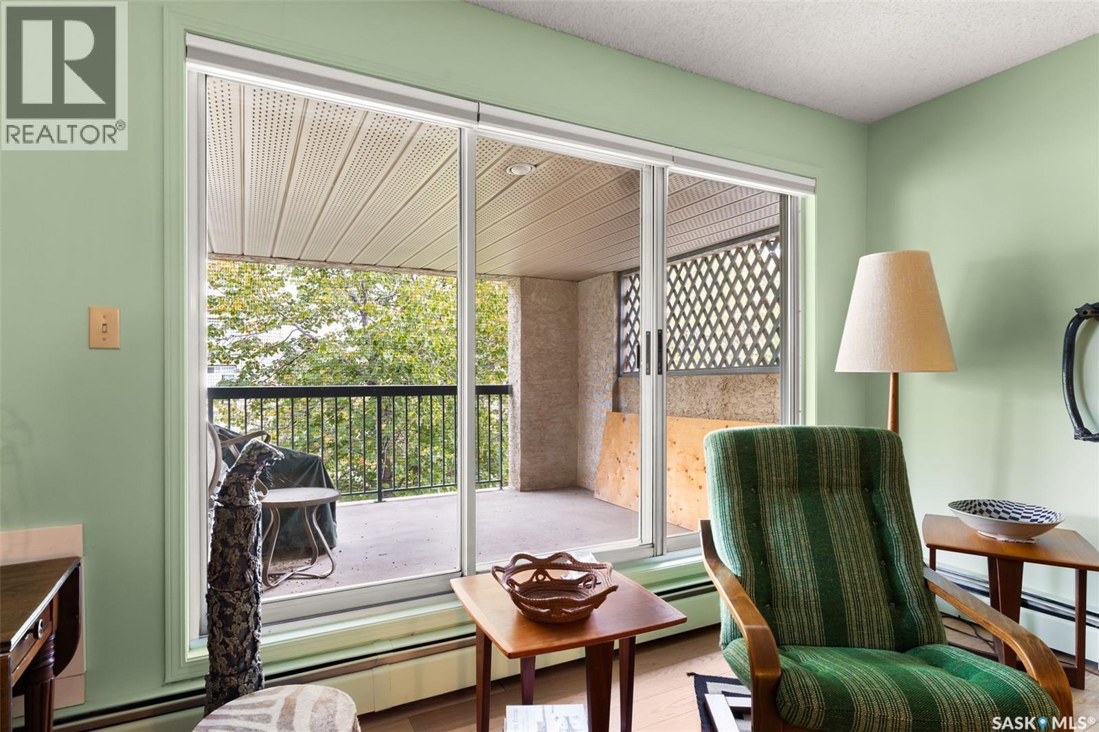 #303 2160 CORNWALL STREET - 20