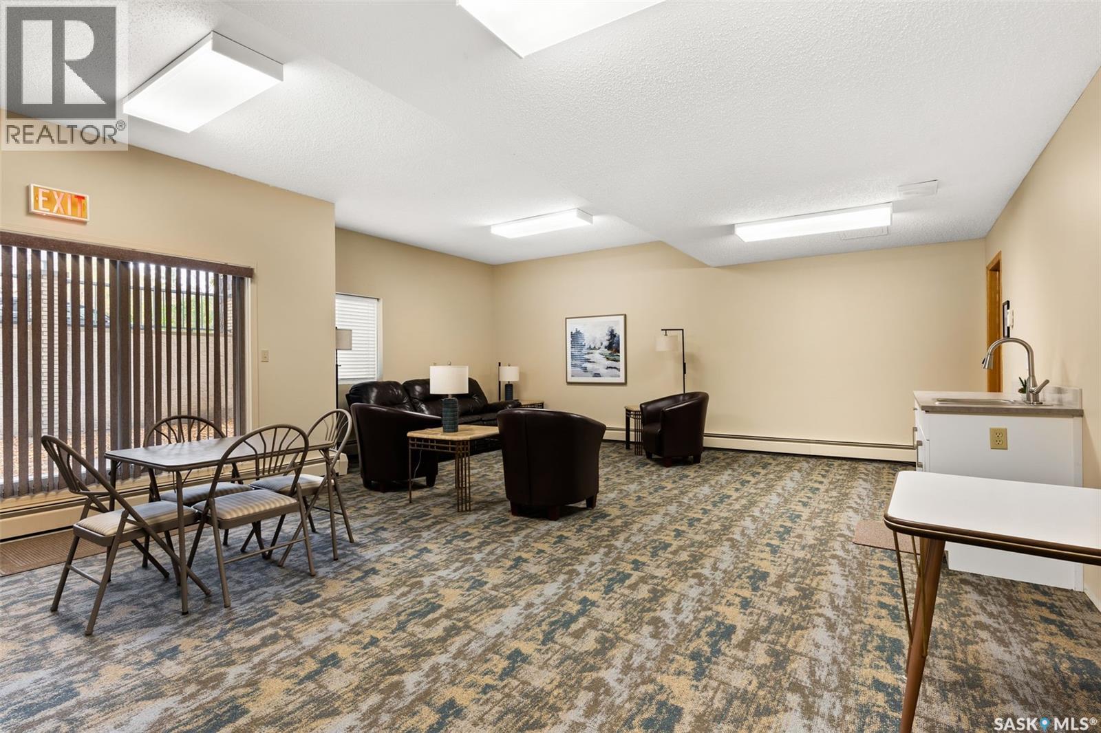 #303 2160 CORNWALL STREET - 25