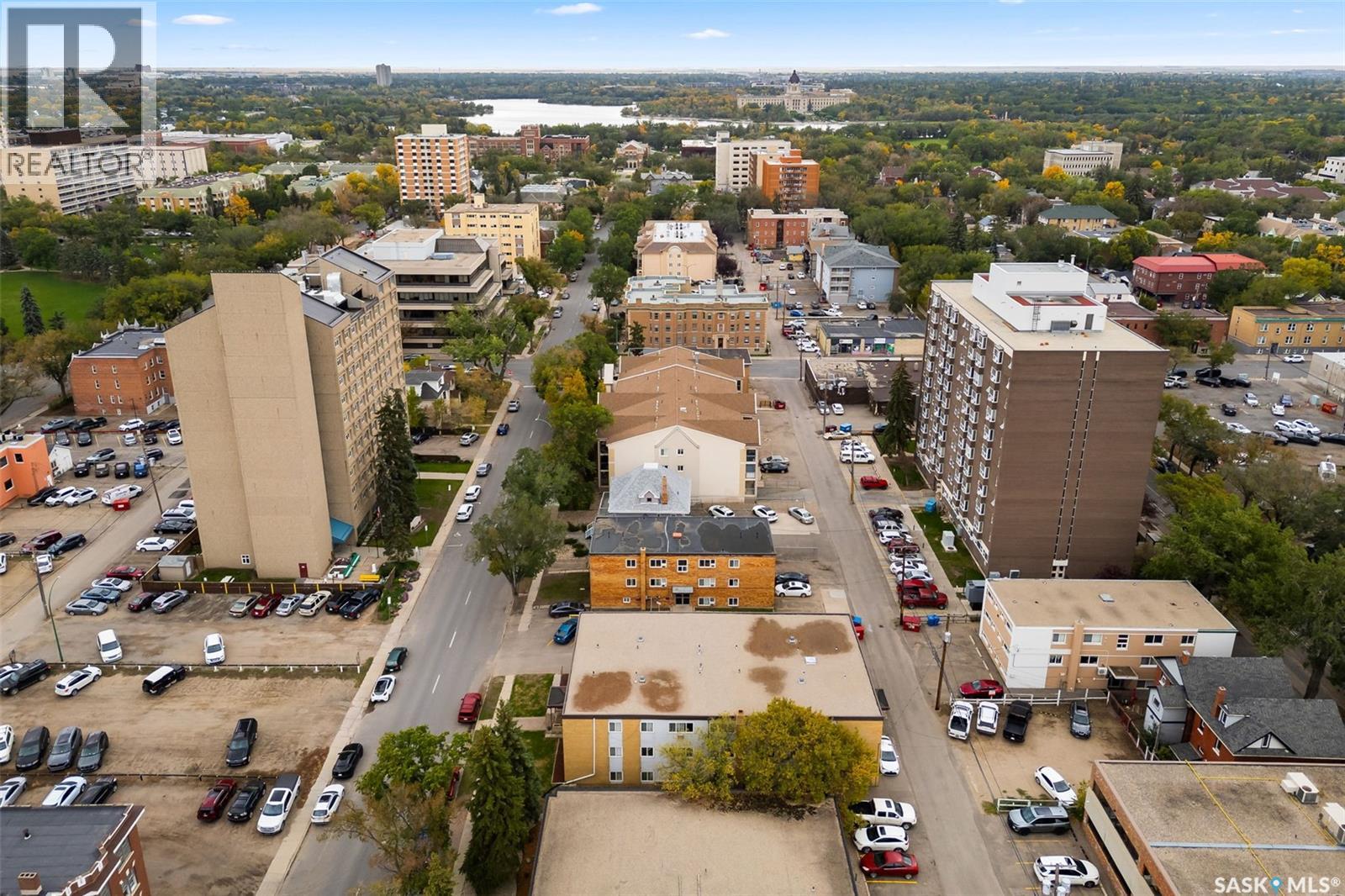 #303 2160 CORNWALL STREET - 32