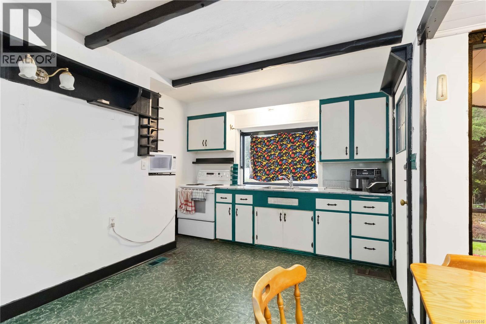 5447 Fowler Rd - 5