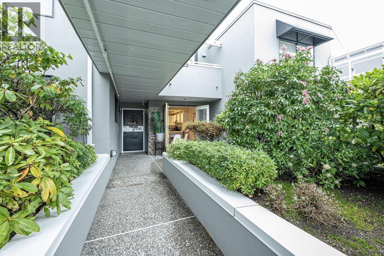 206 3151 WOODBINE DRIVE — photo 8