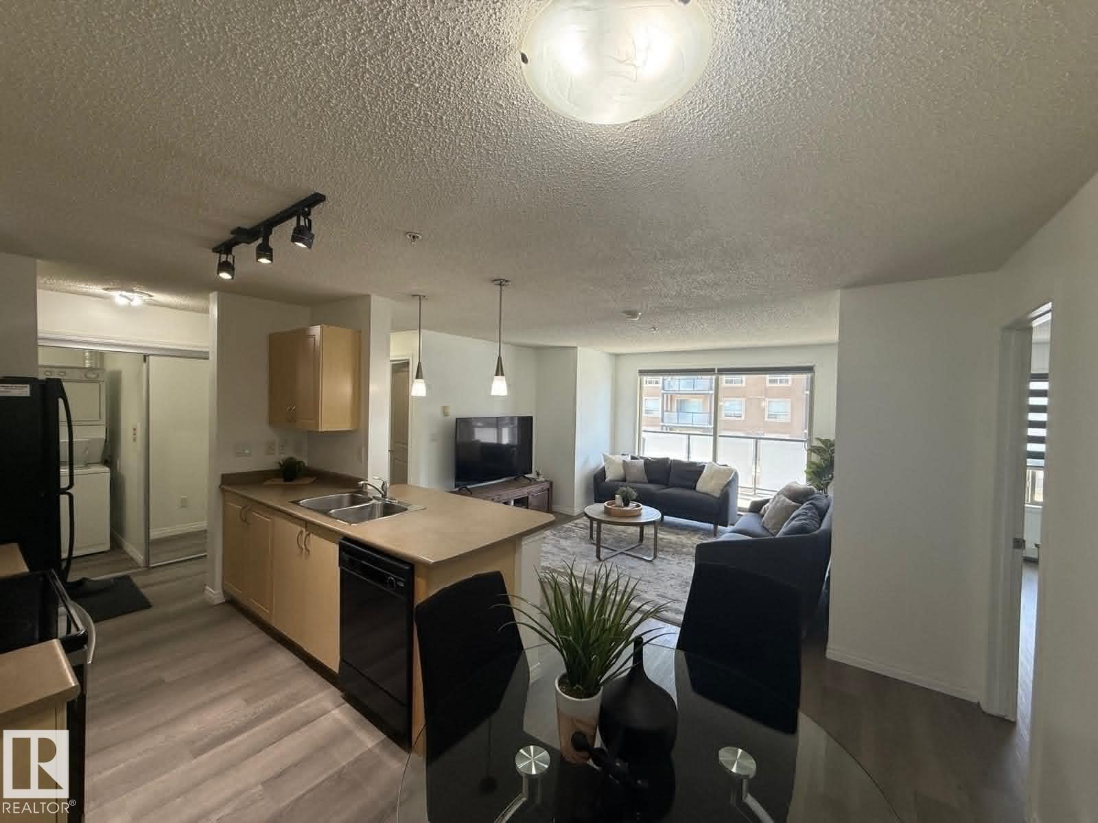 #208 13907 136 ST NW, Edmonton