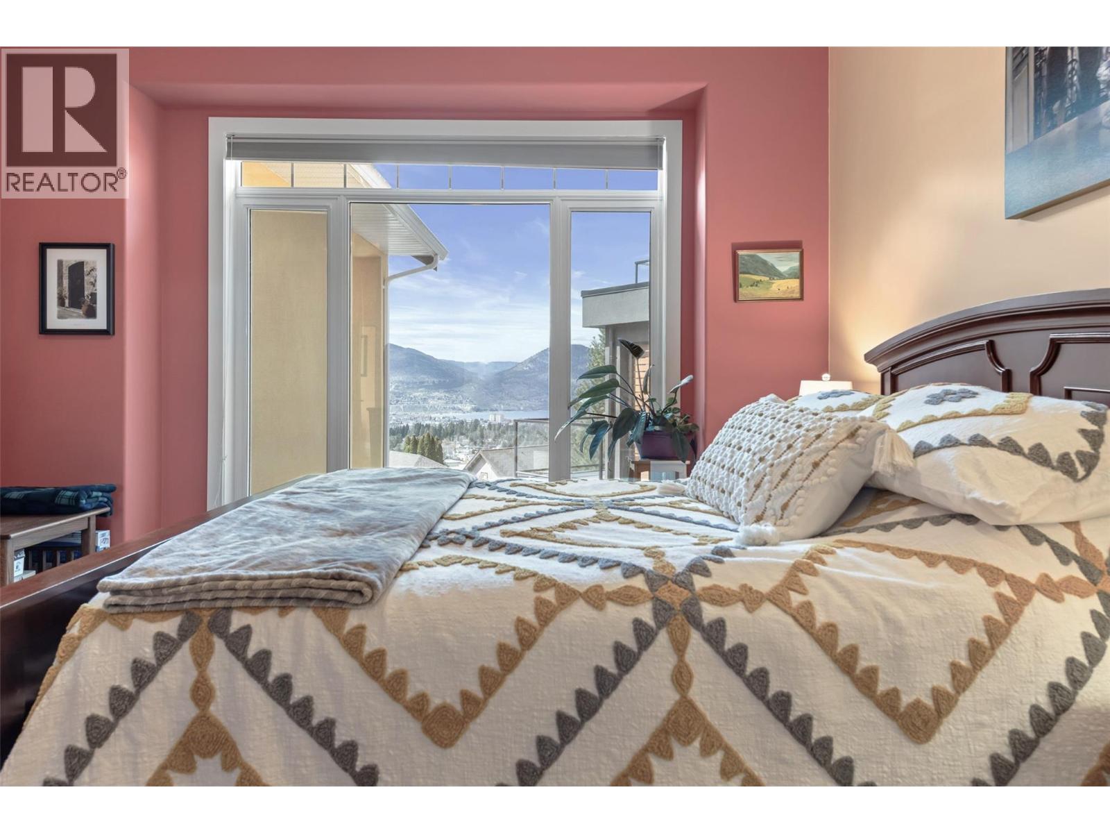 1576 HOLDEN Road, Penticton