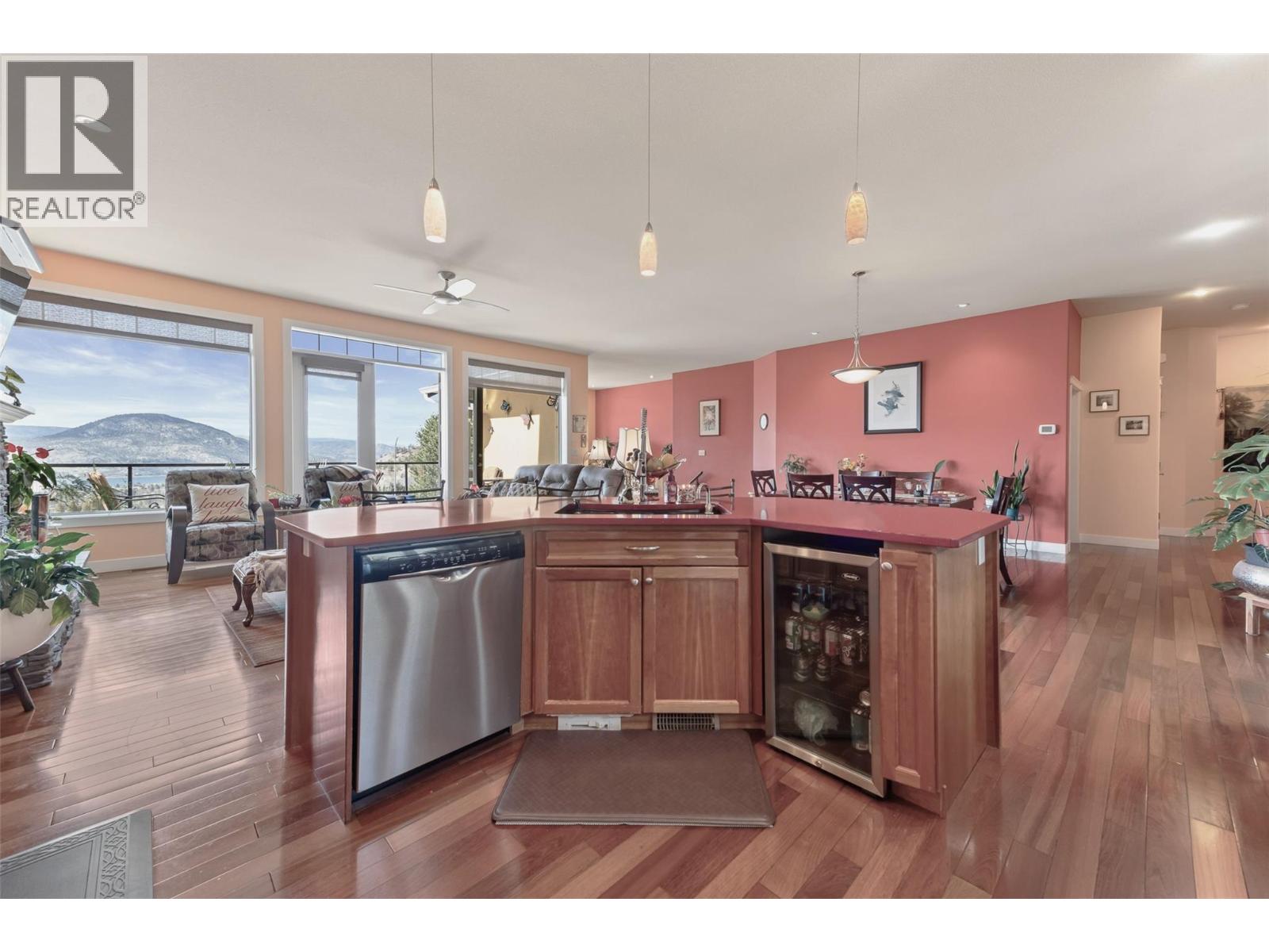 1576 HOLDEN Road, Penticton