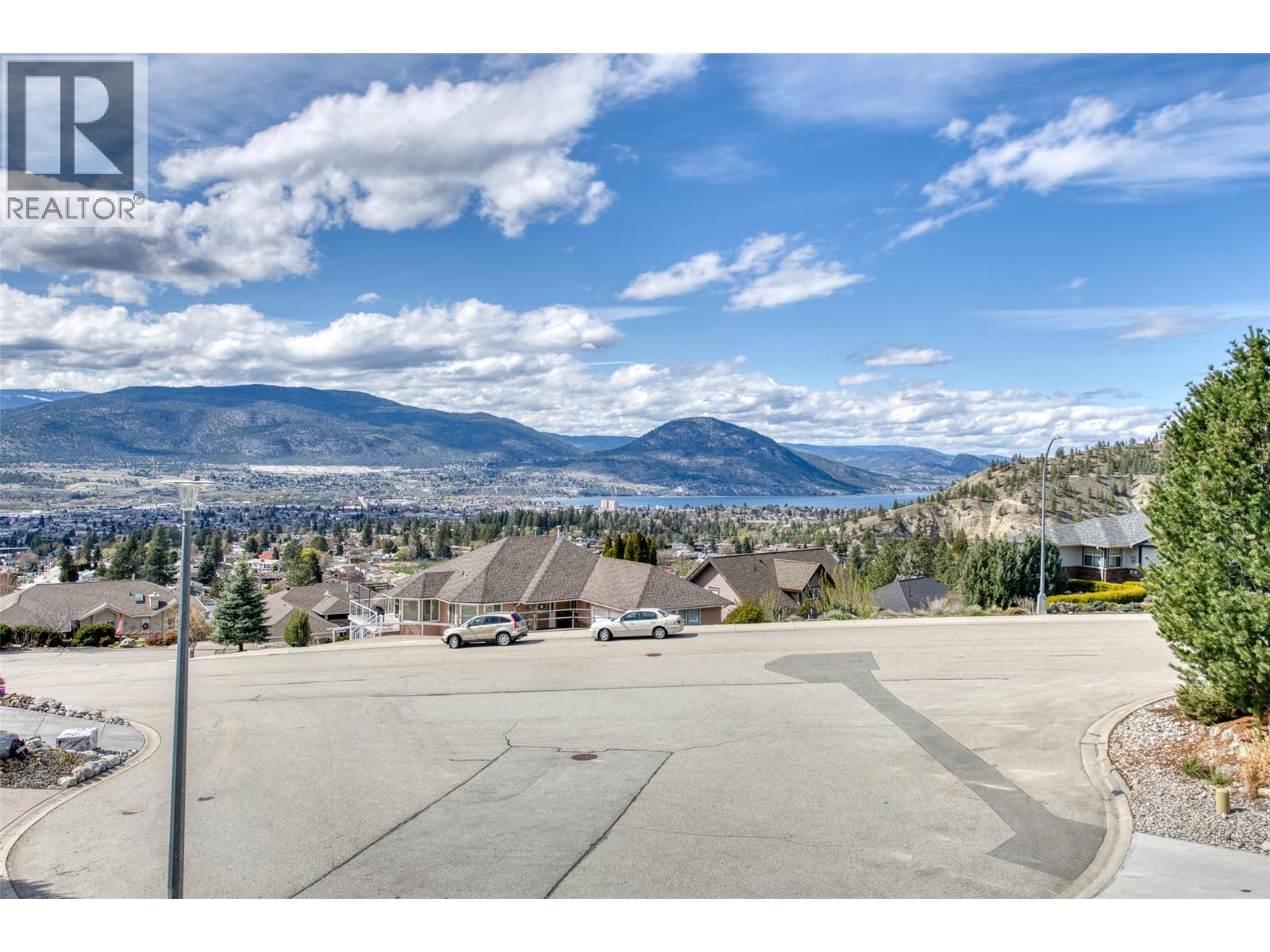 1576 HOLDEN Road, Penticton