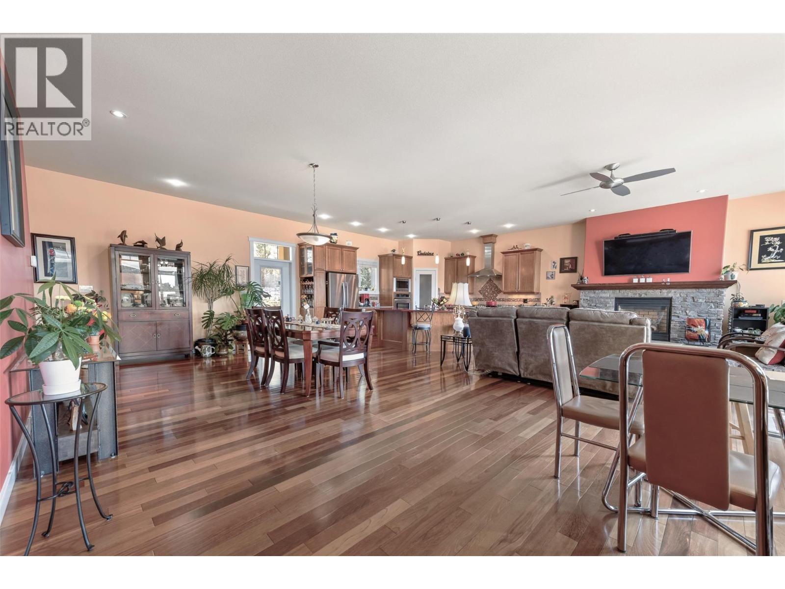 1576 HOLDEN Road, Penticton