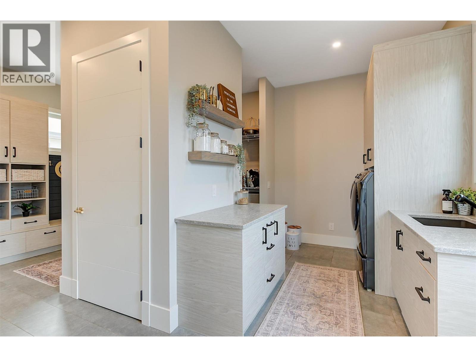 1612 Vincent Place, Kelowna