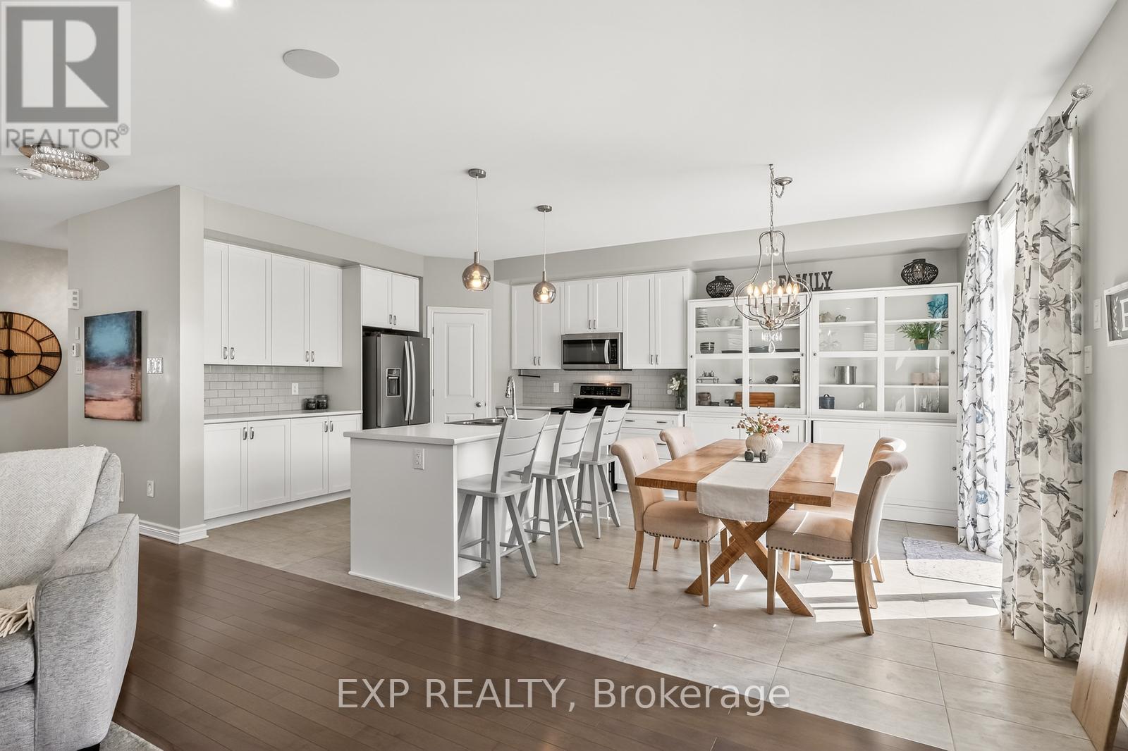 690 PARADE DRIVE - 10