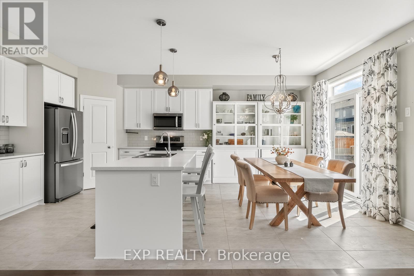 690 PARADE DRIVE - 12