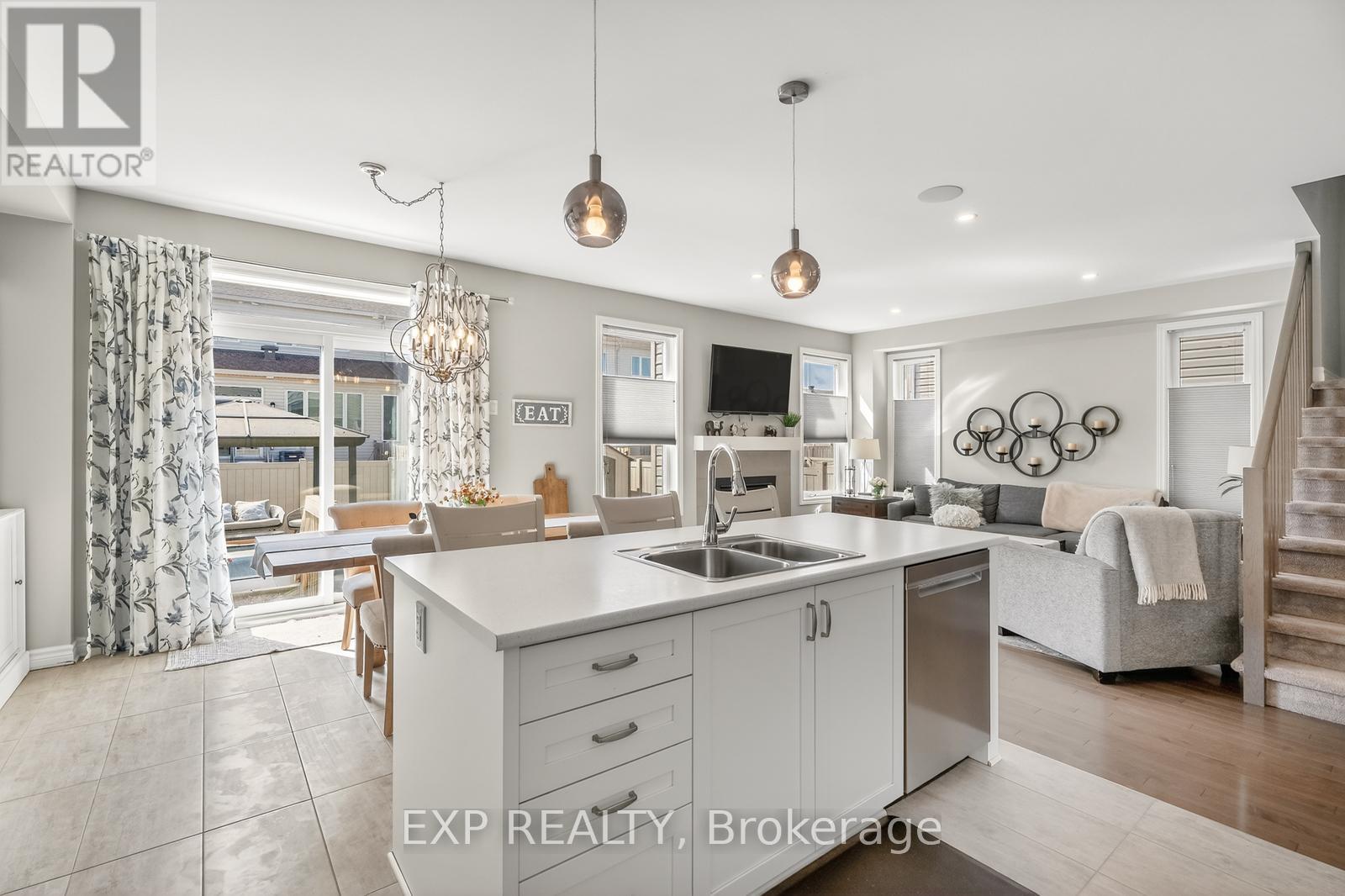690 PARADE DRIVE - 15