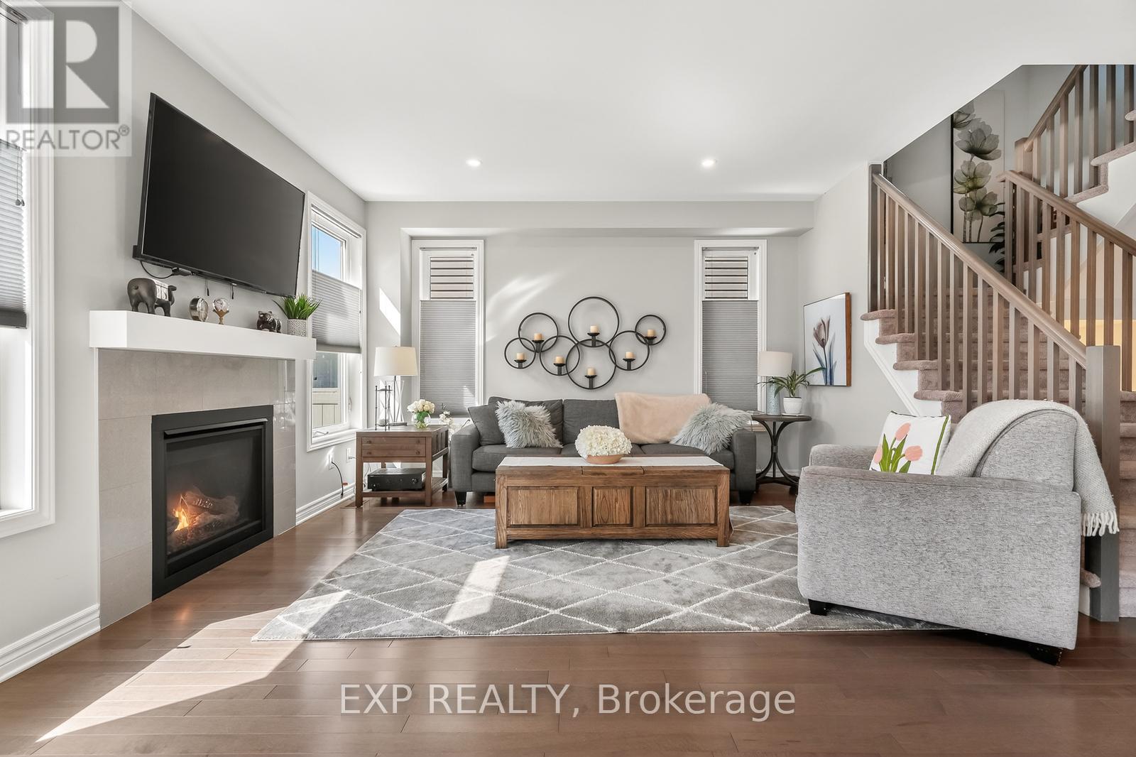 690 PARADE DRIVE - 17