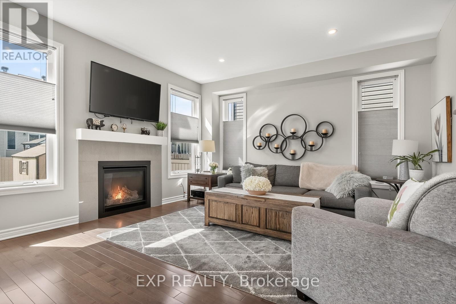 690 PARADE DRIVE - 18