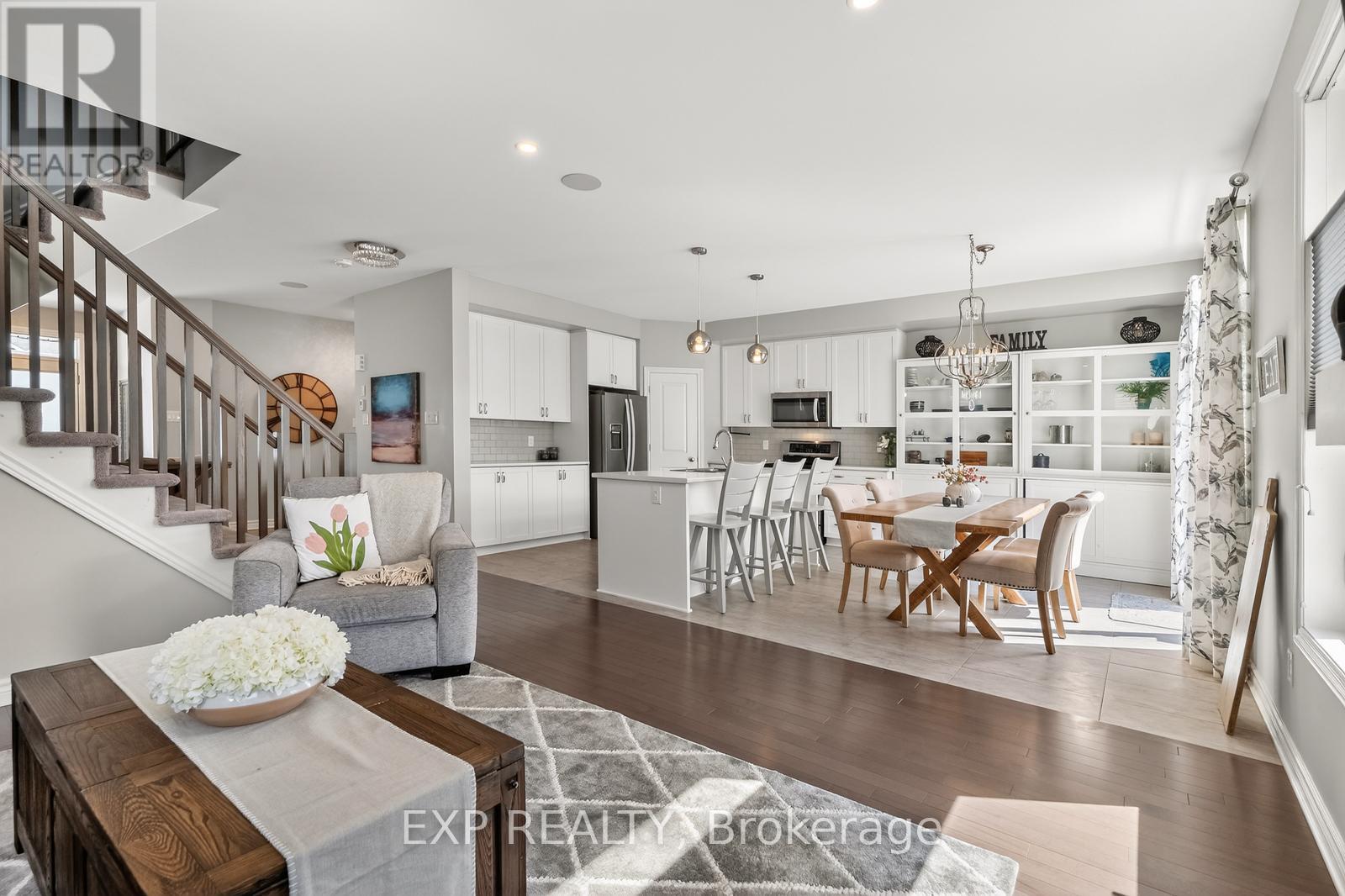 690 PARADE DRIVE - 20