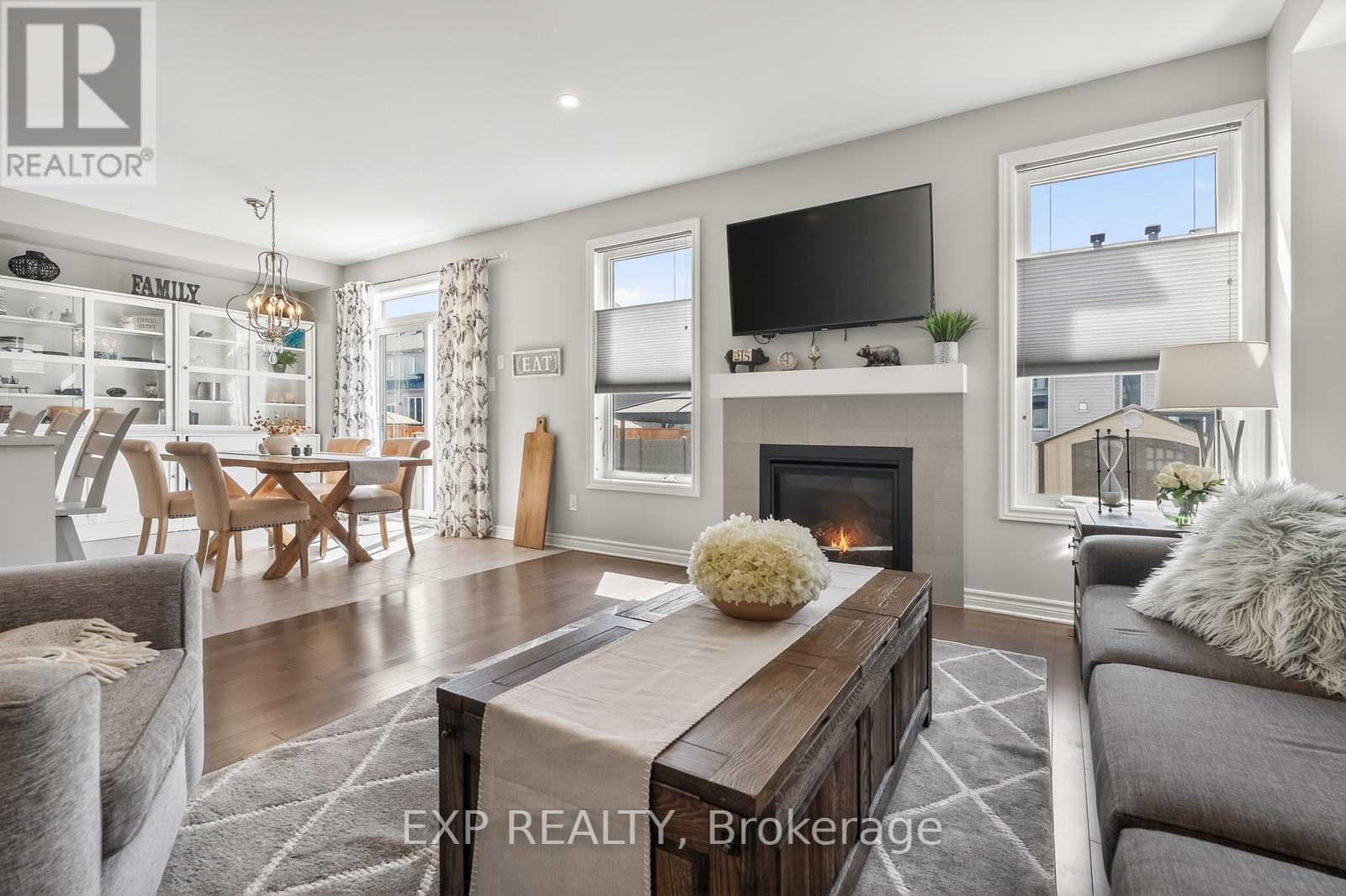 690 PARADE DRIVE - 21