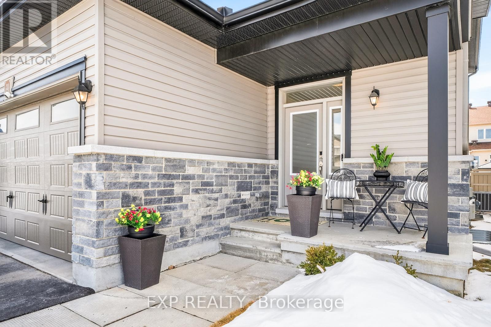 690 PARADE DRIVE - 3
