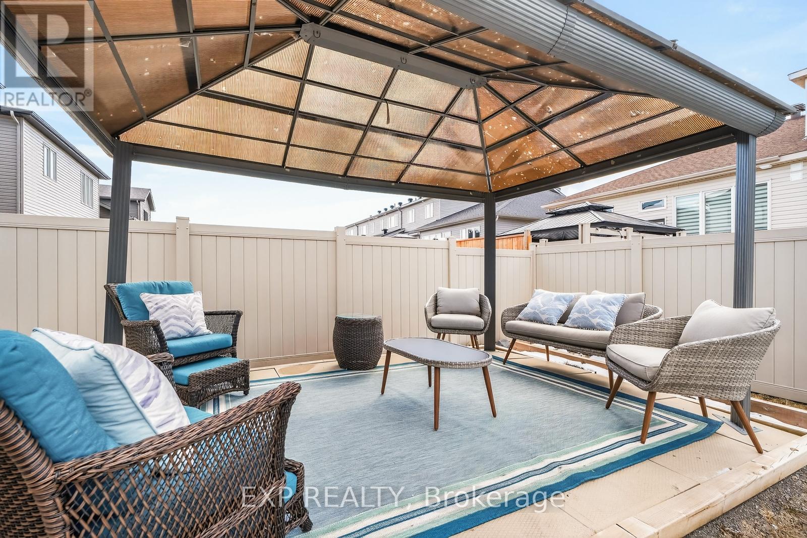 690 PARADE DRIVE - 35
