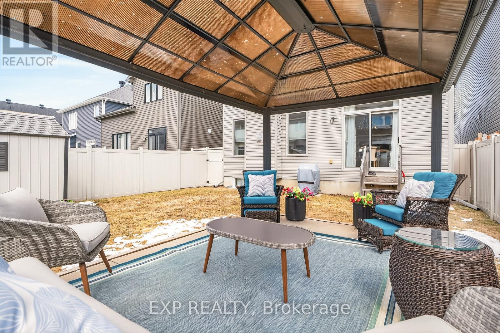 690 PARADE DRIVE - 36