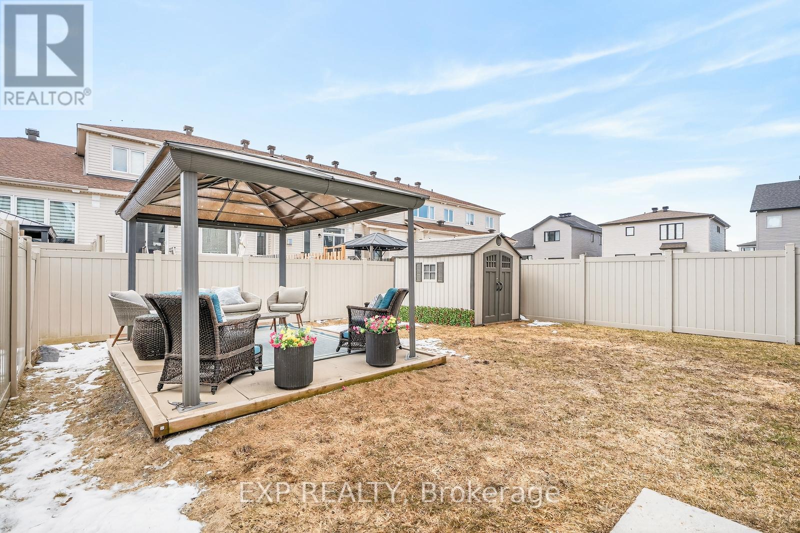690 PARADE DRIVE - 37
