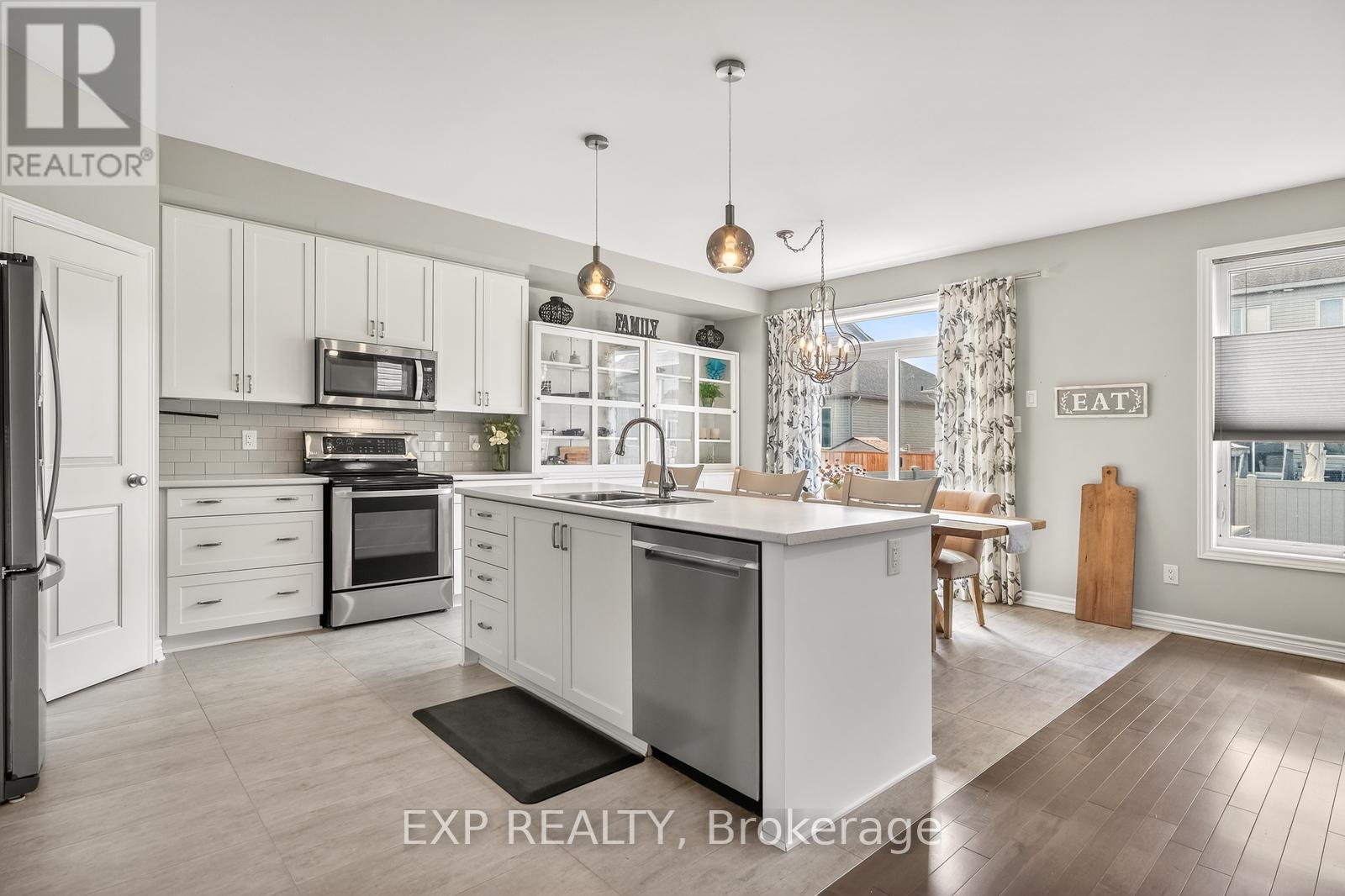 690 PARADE DRIVE - 8