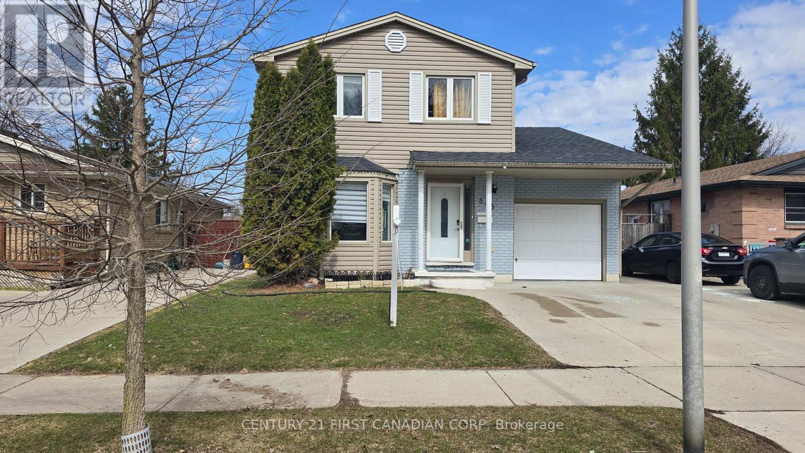 345 BANBURY CRESCENT - 1