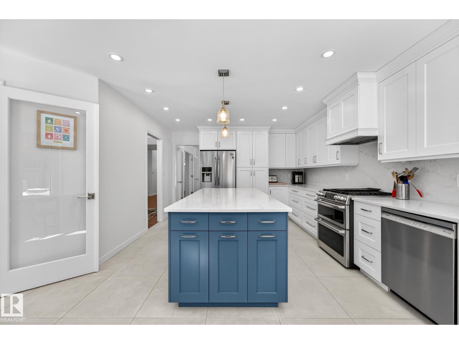 1211 HEWGILL PL NW, Edmonton