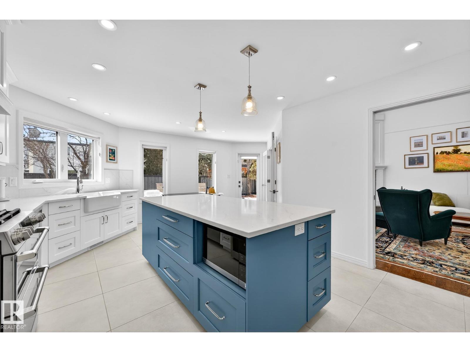 1211 HEWGILL PL NW, Edmonton