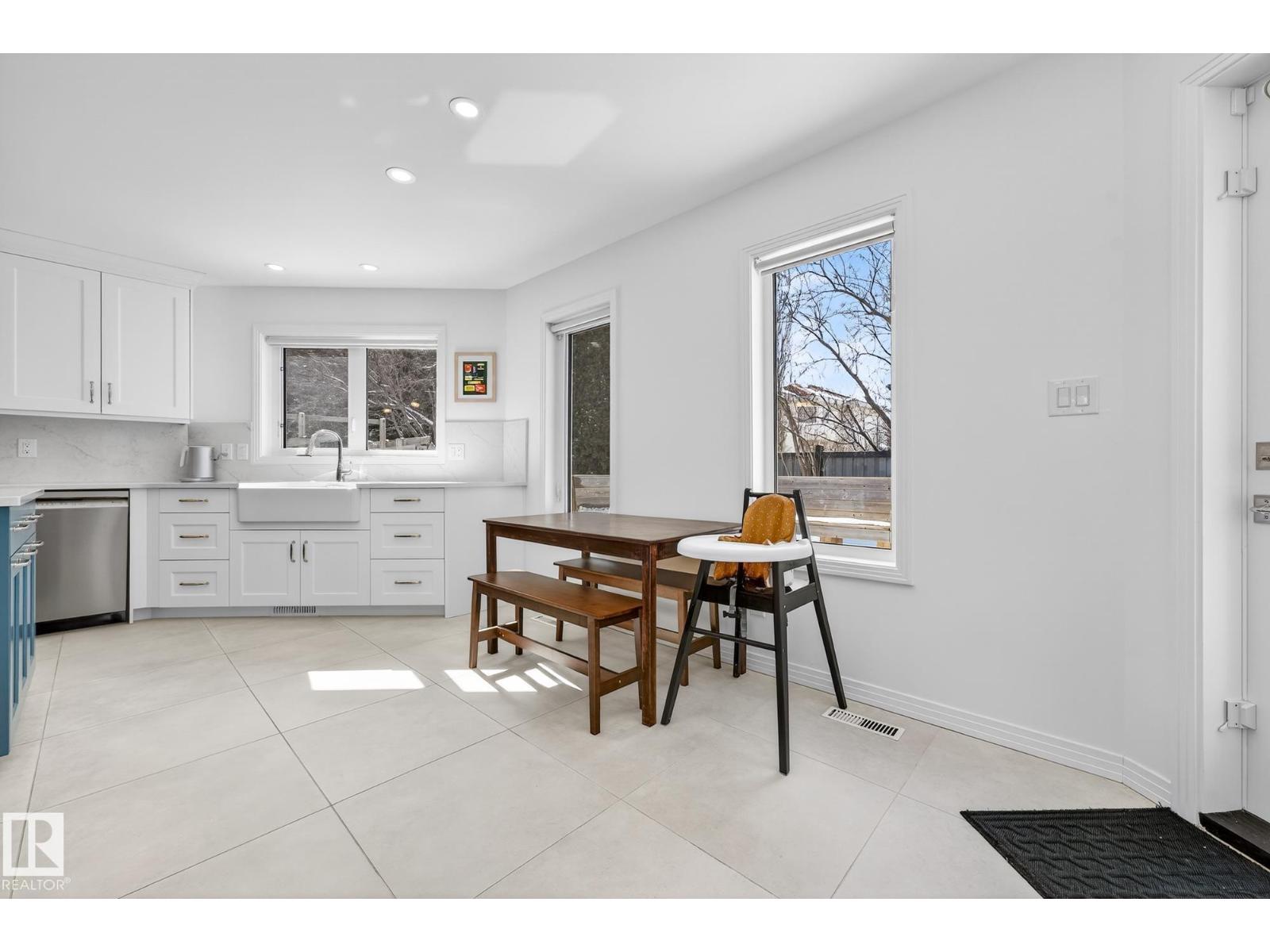 1211 HEWGILL PL NW, Edmonton