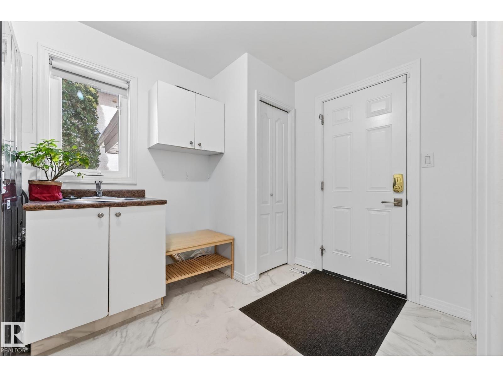 1211 HEWGILL PL NW, Edmonton