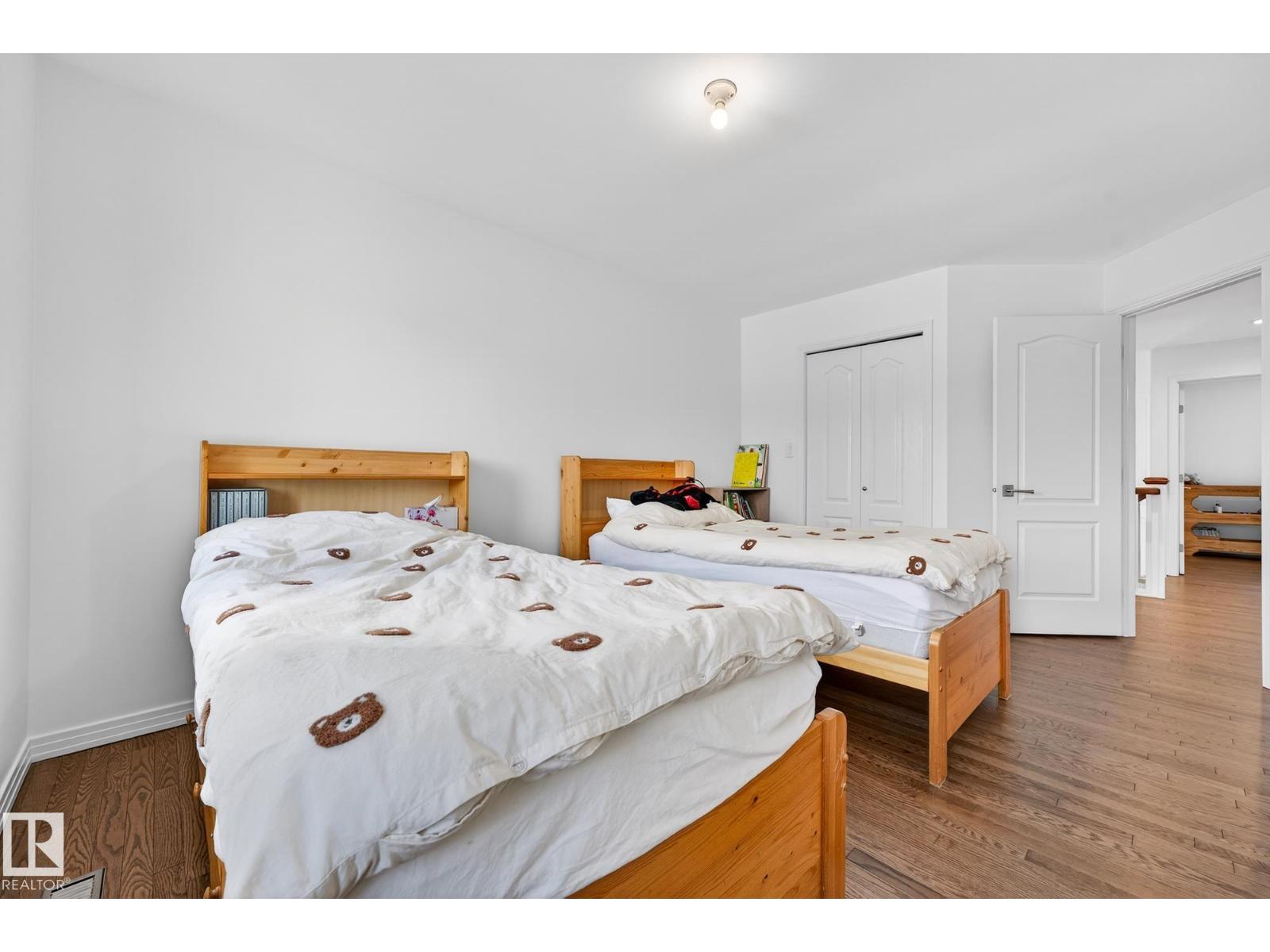 1211 HEWGILL PL NW, Edmonton