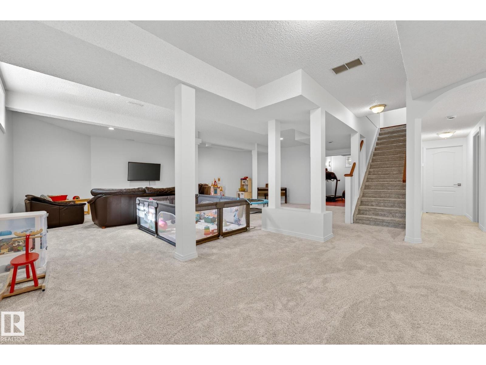 1211 HEWGILL PL NW, Edmonton