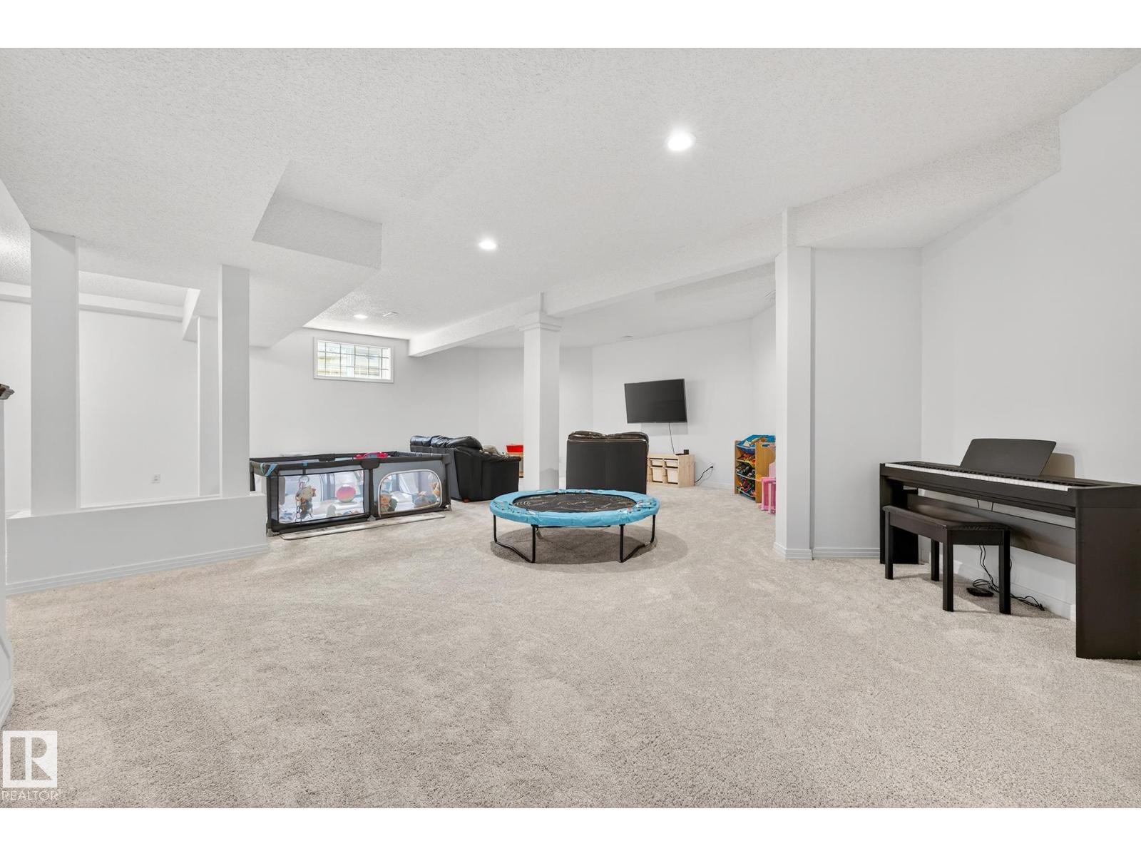 1211 HEWGILL PL NW, Edmonton