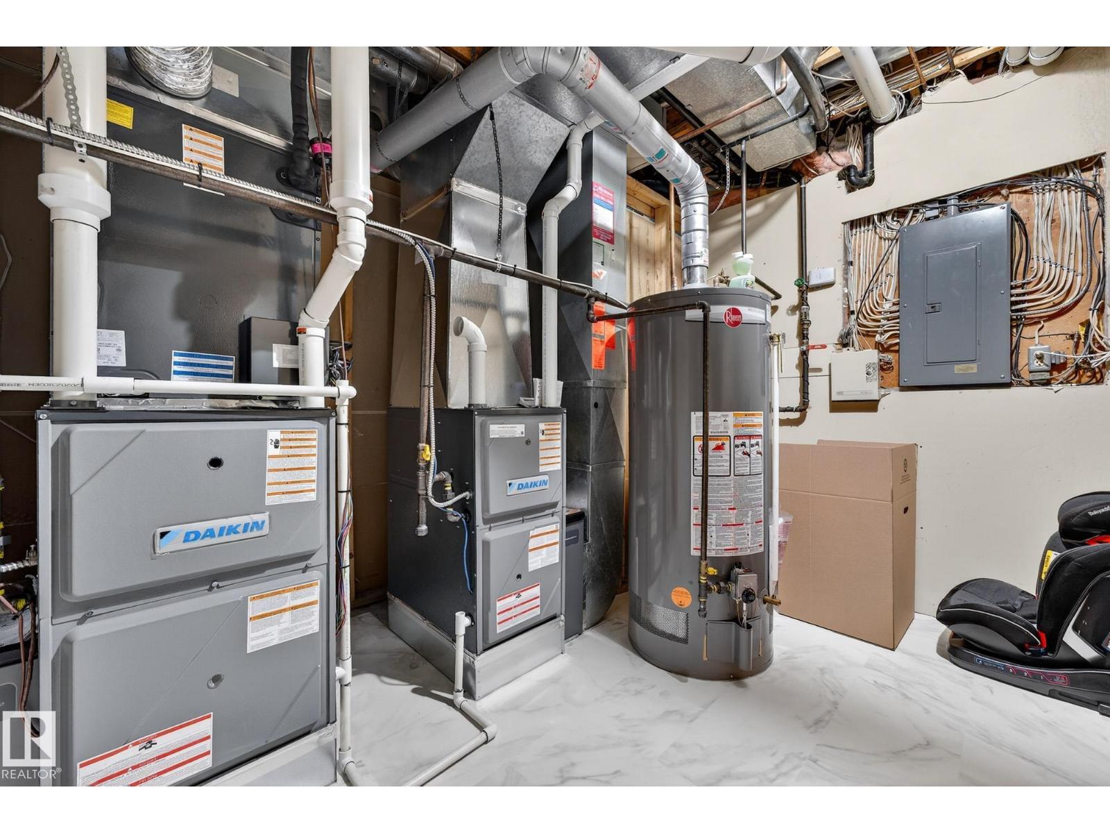 1211 HEWGILL PL NW, Edmonton