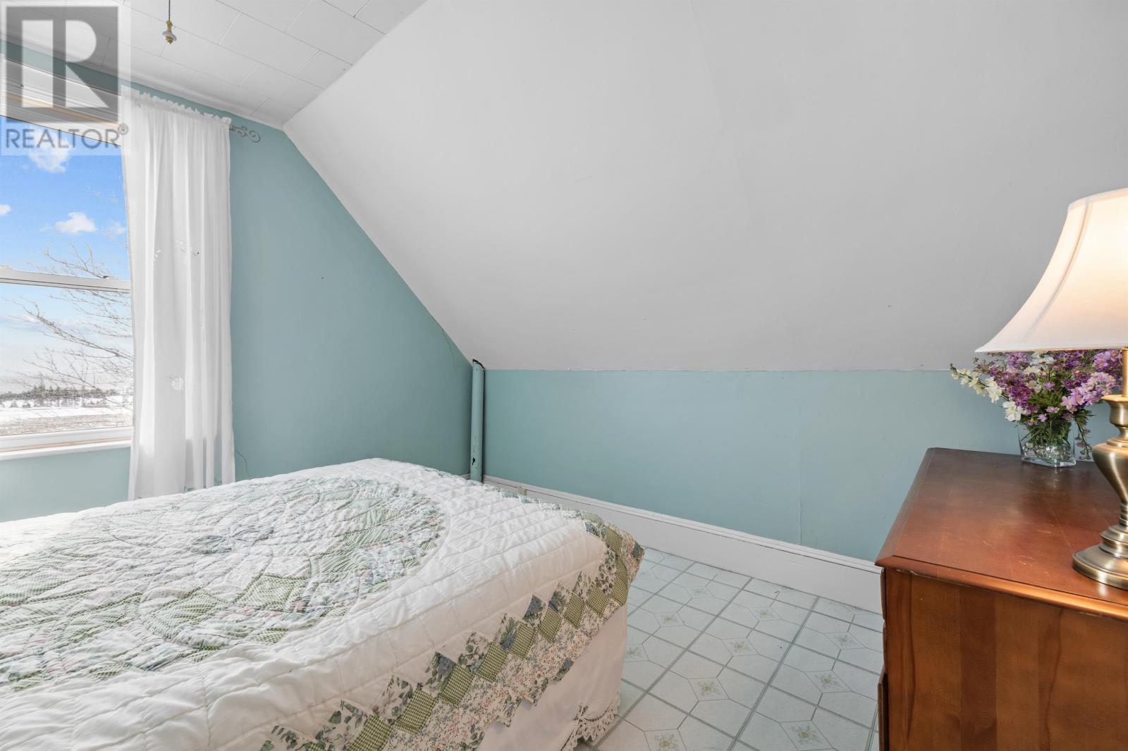 3076 EAST POINT Road,Kingsboro,,