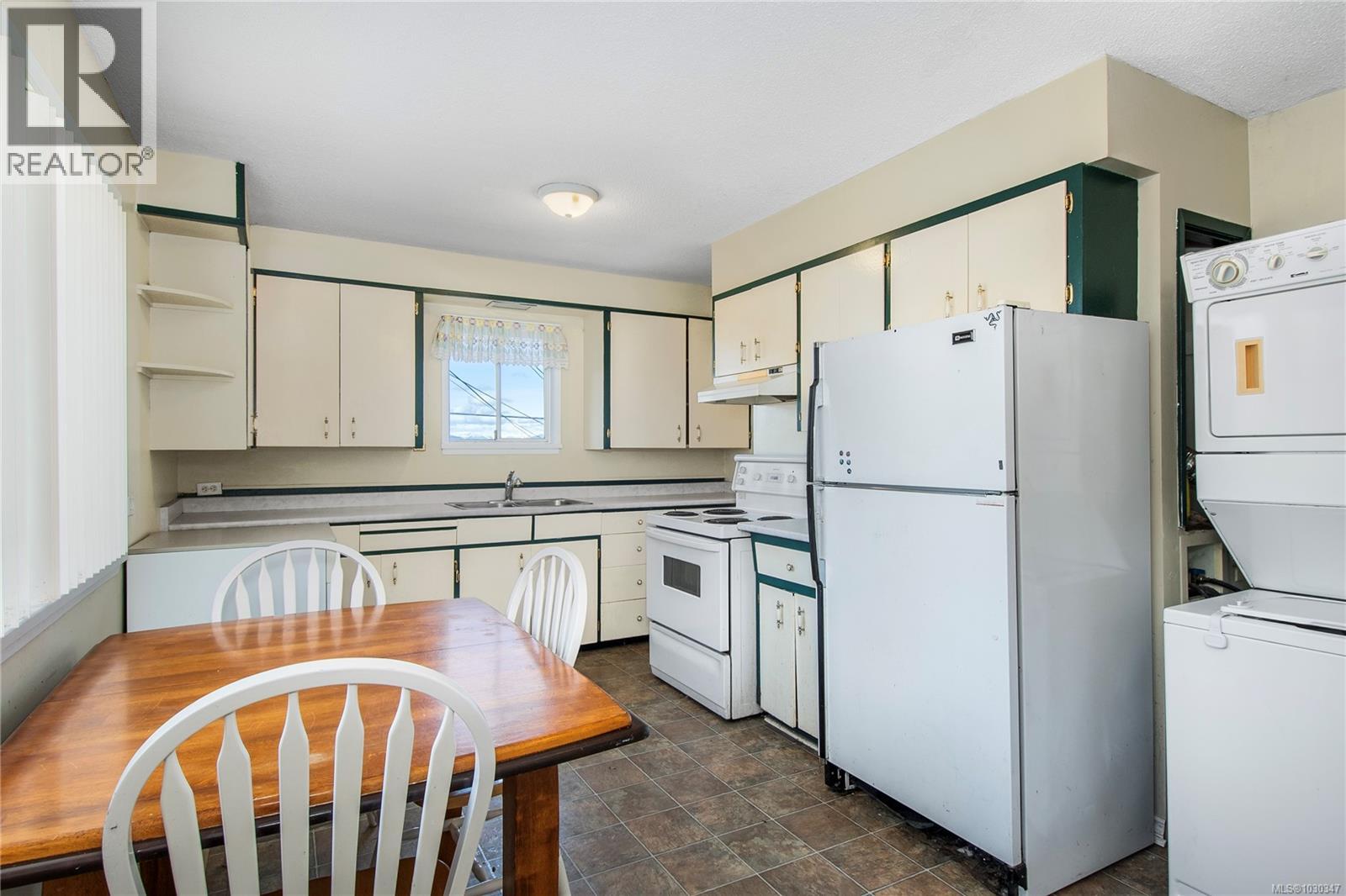 872 Birch St - 5