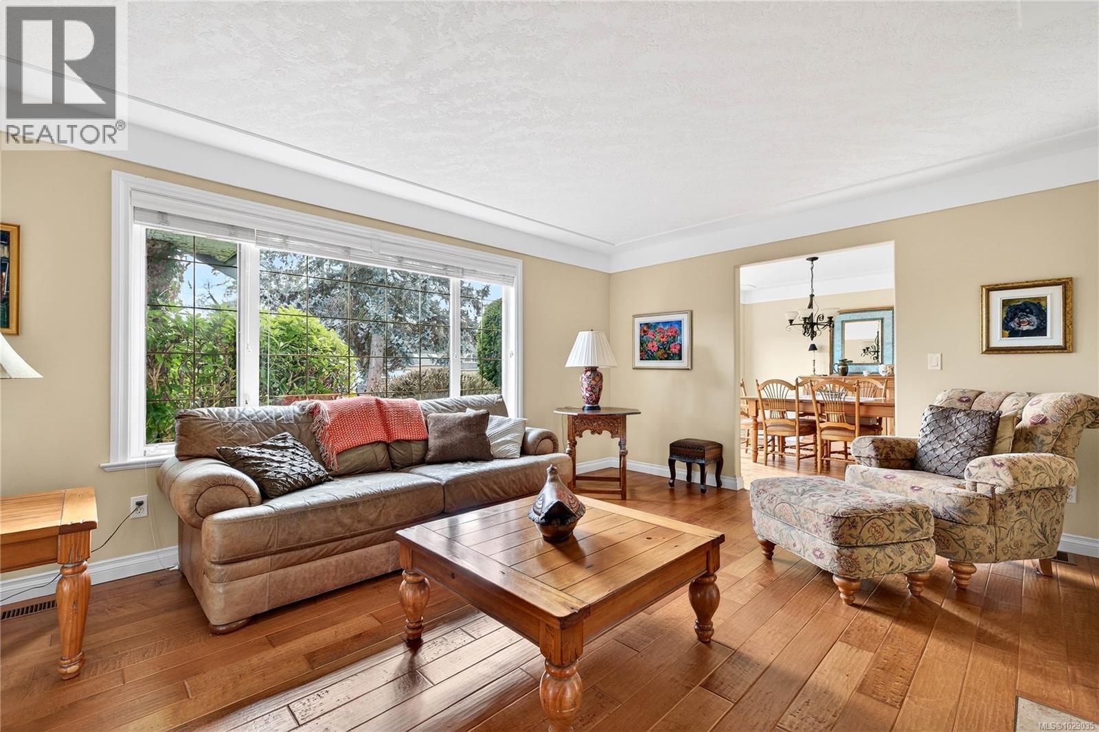  2257 Tarn Place, Duncan