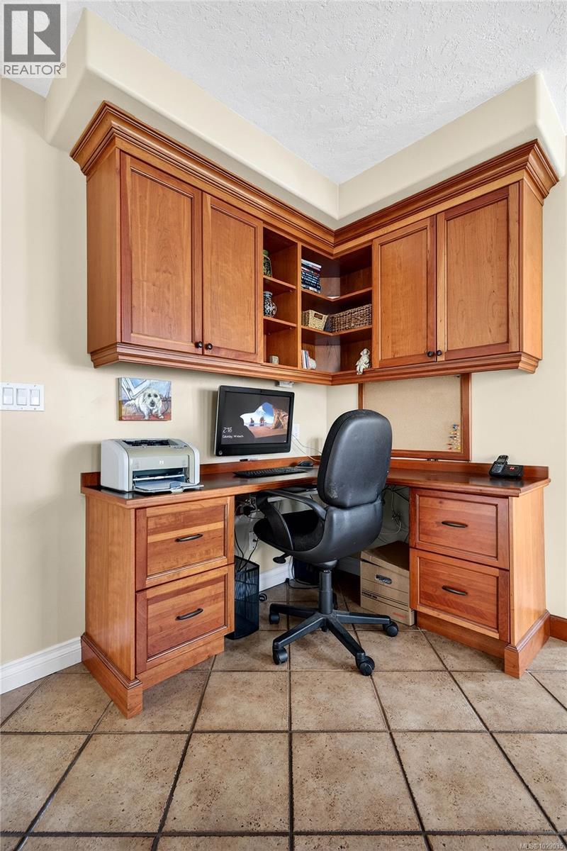  2257 Tarn Place, Duncan