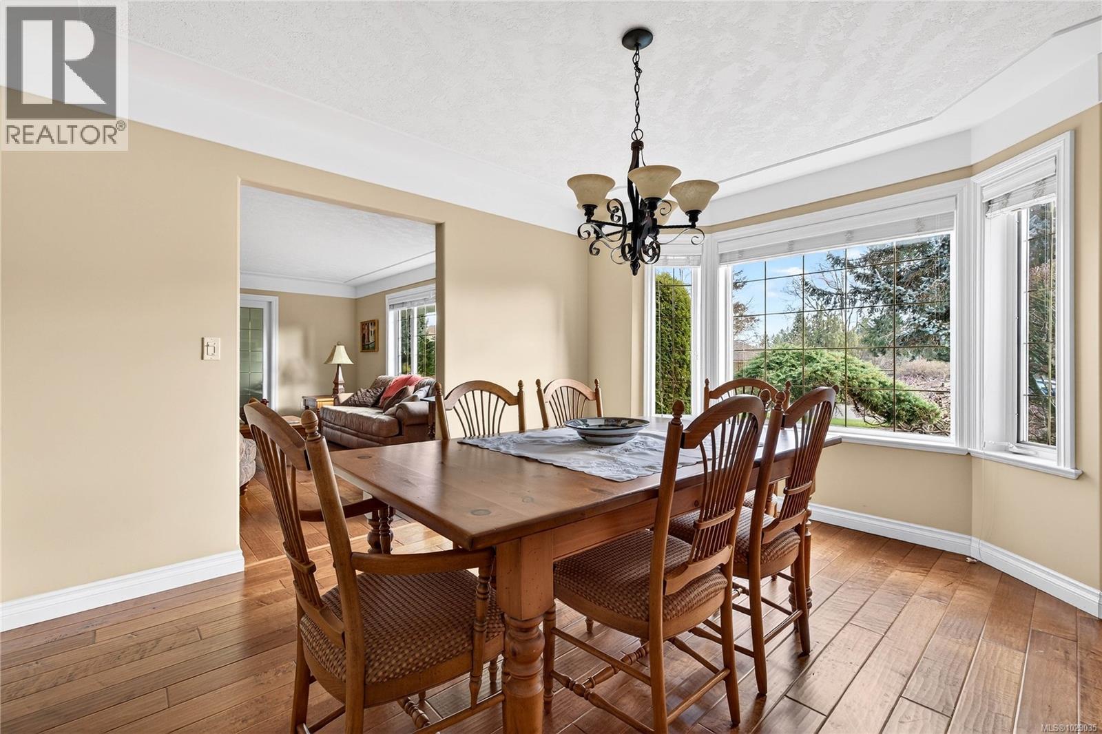  2257 Tarn Place, Duncan