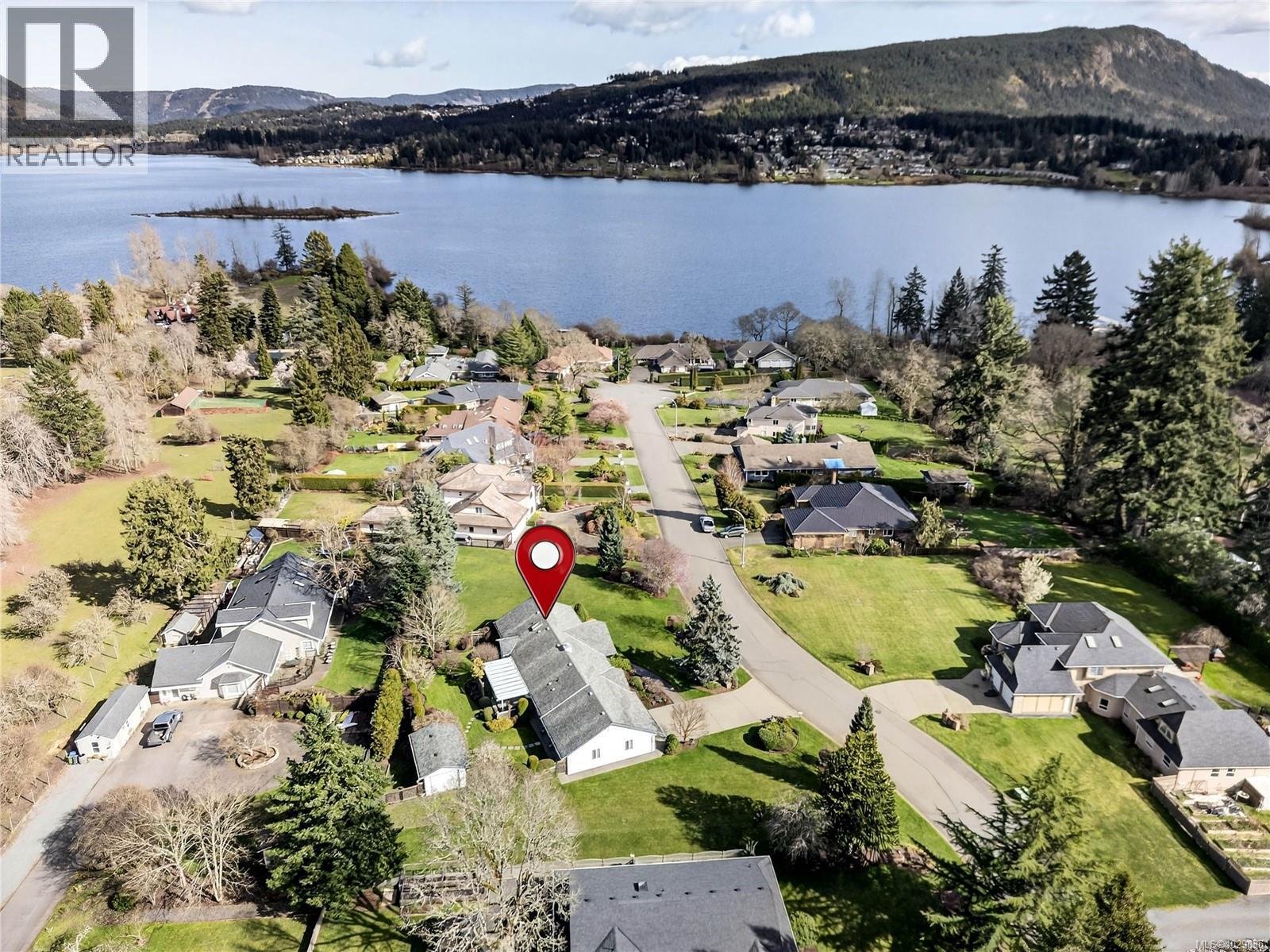  2257 Tarn Place, Duncan