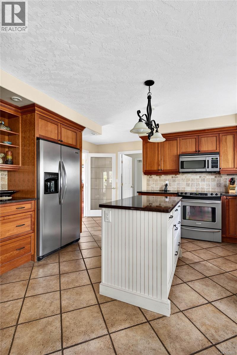  2257 Tarn Place, Duncan