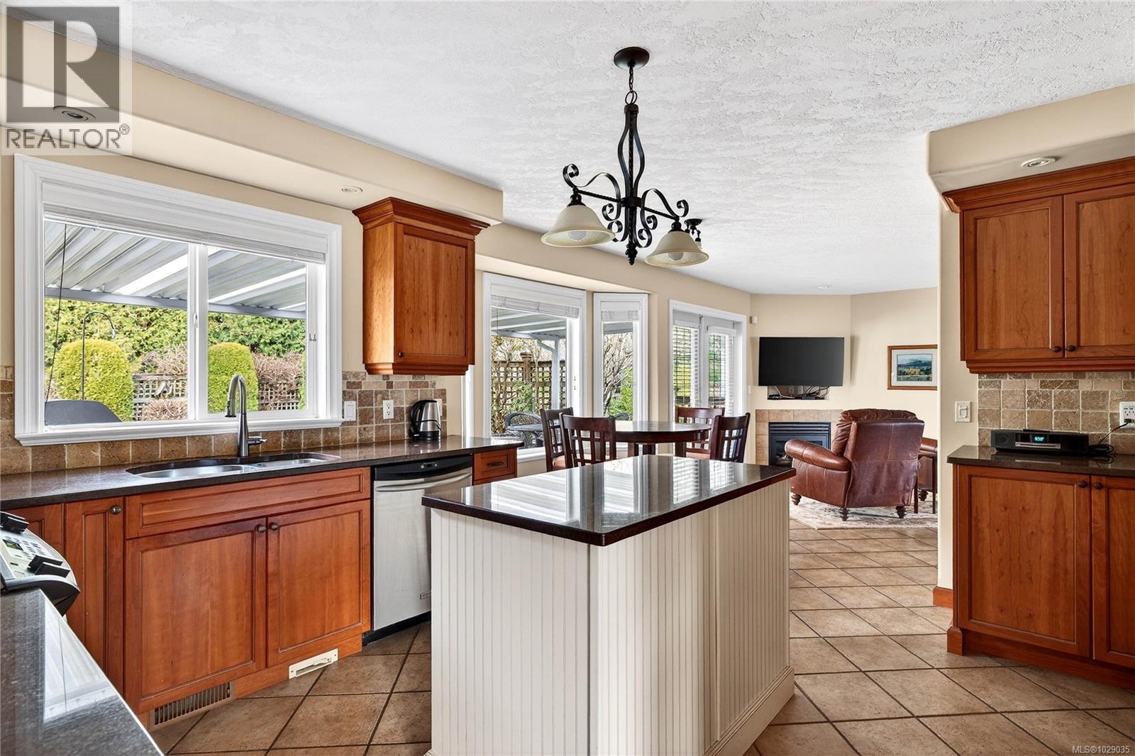  2257 Tarn Place, Duncan