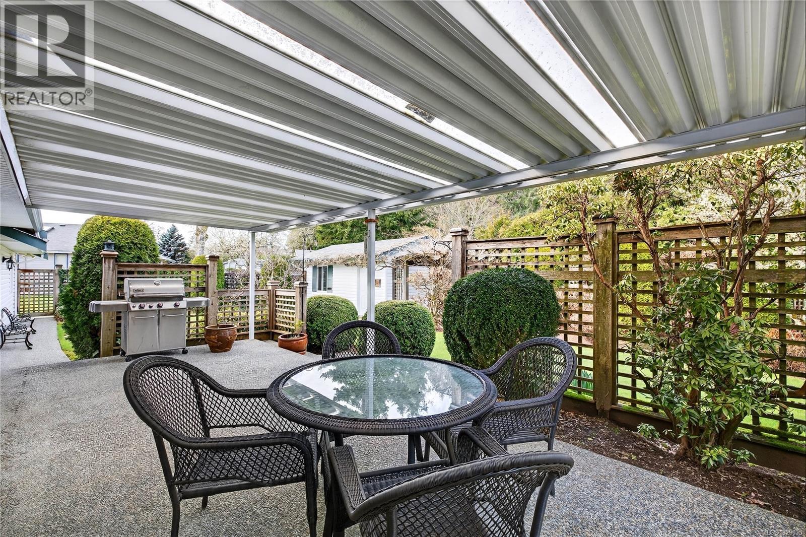  2257 Tarn Place, Duncan