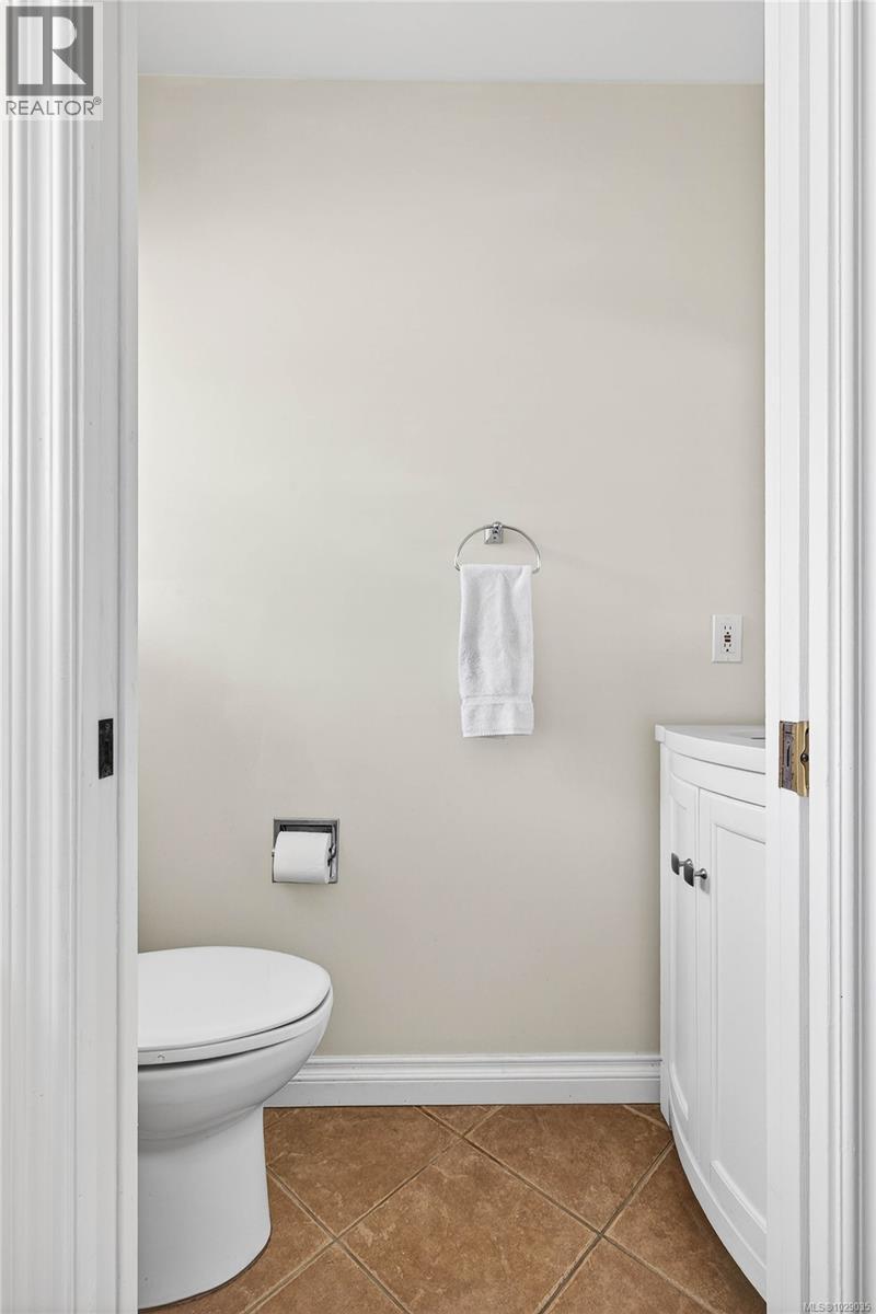  2257 Tarn Place, Duncan