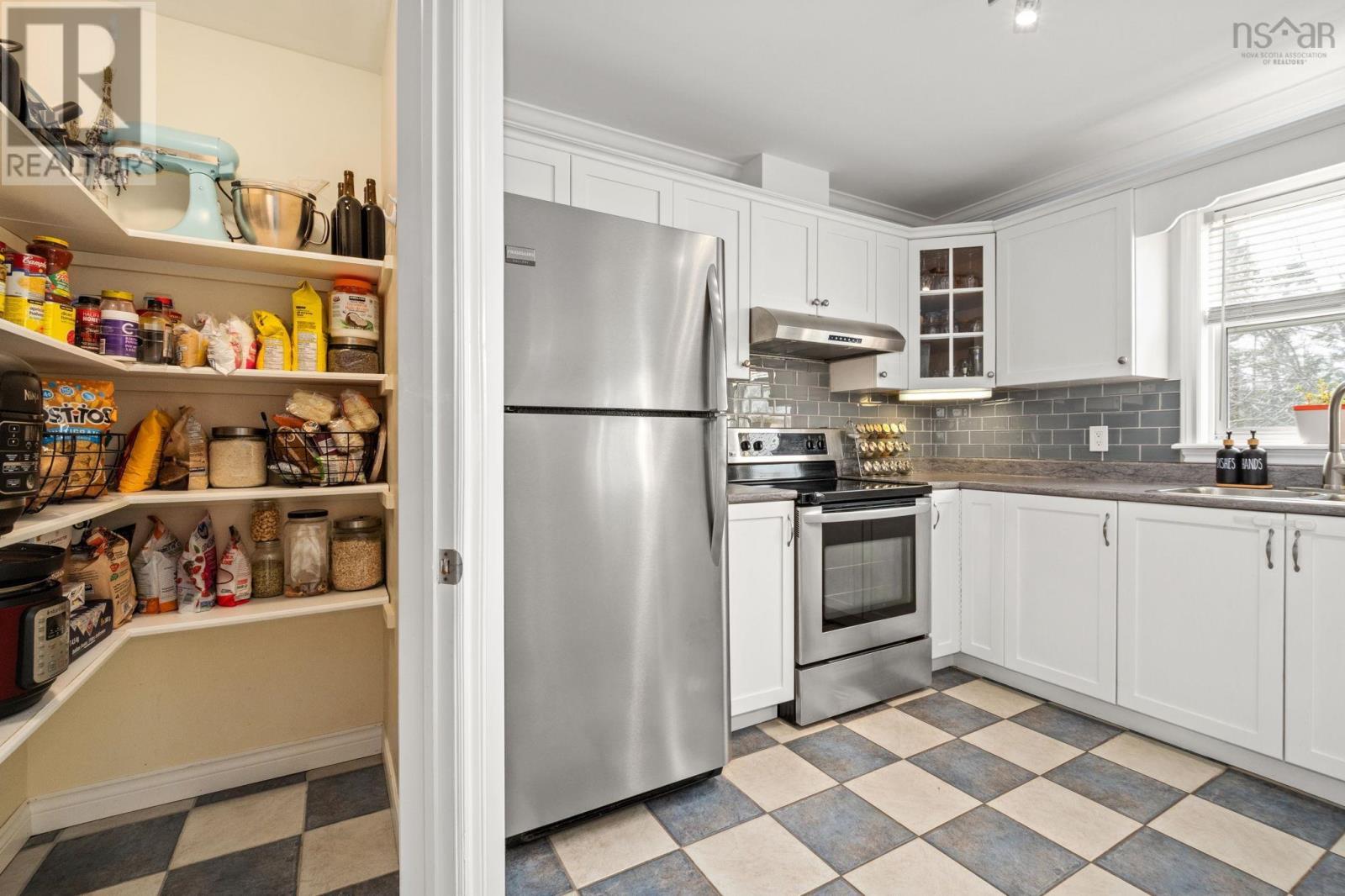 Property 19 of 52 of 99 Brookview Drive