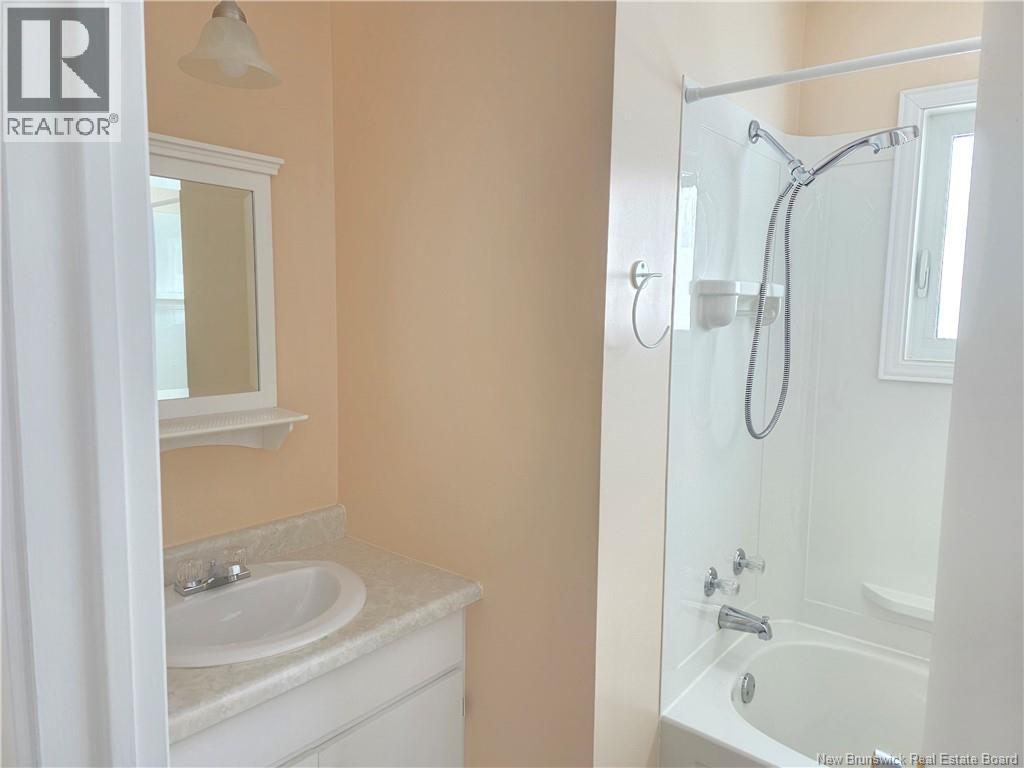 392 RUE DES SAPINS - 18