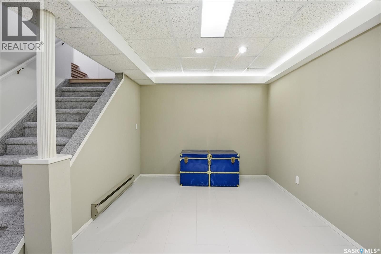 106 LAURENTIAN DRIVE - 25