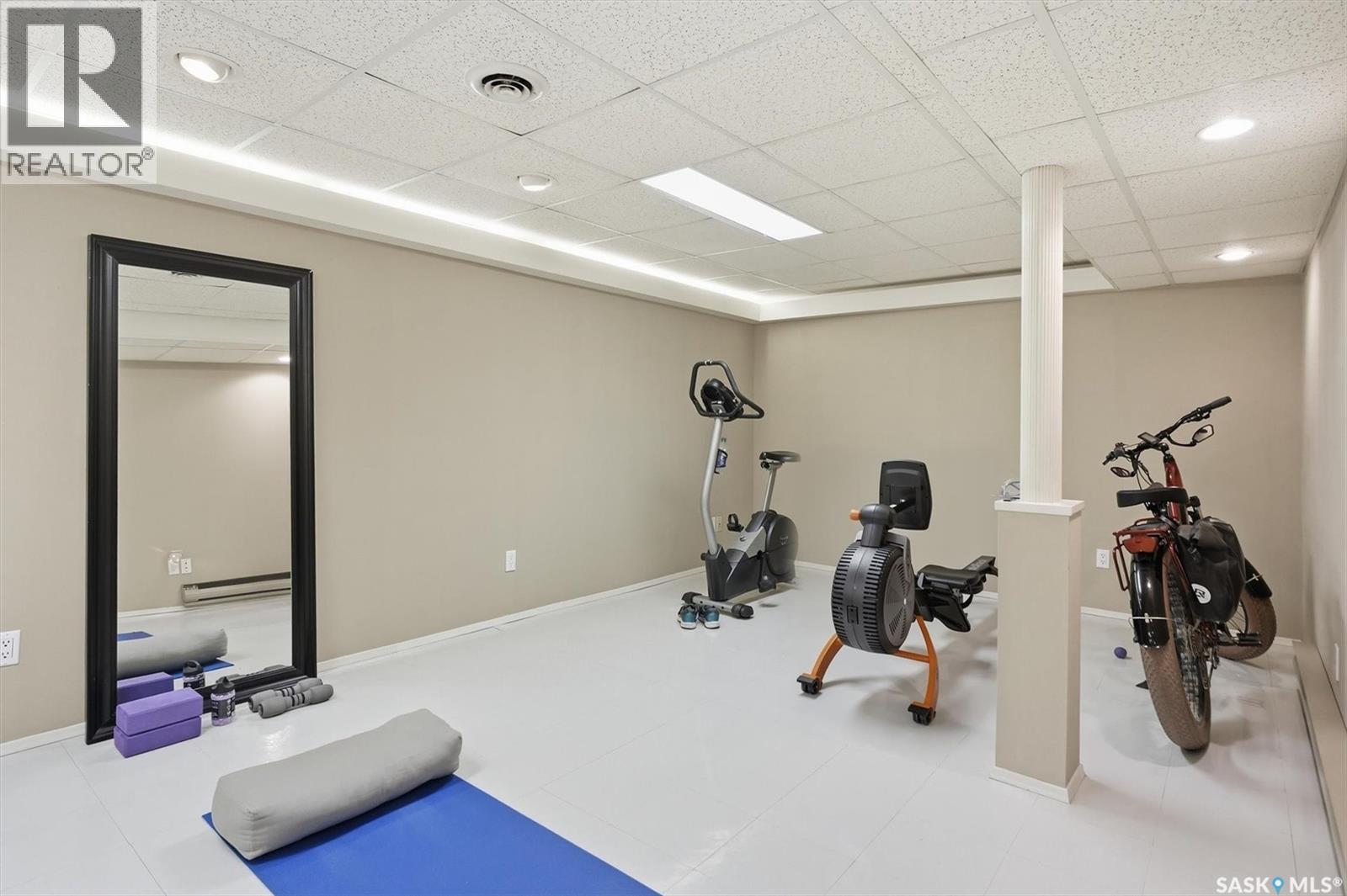 106 LAURENTIAN DRIVE - 27