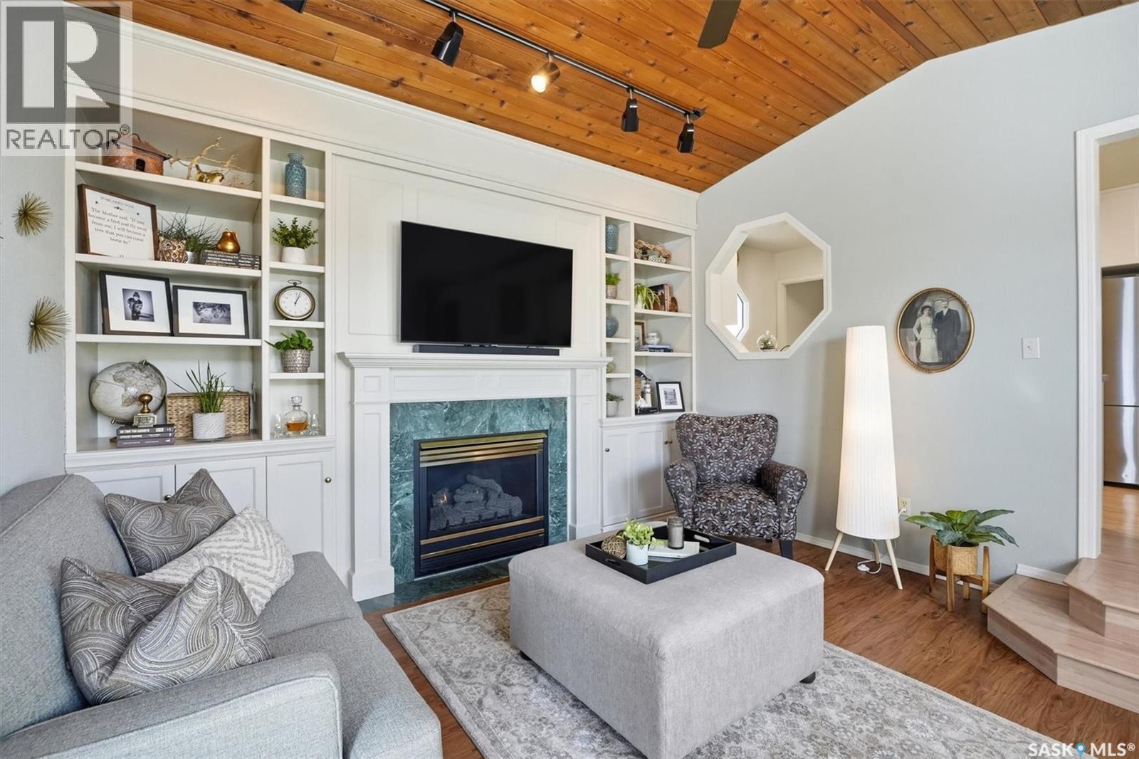 106 LAURENTIAN DRIVE - Image 3