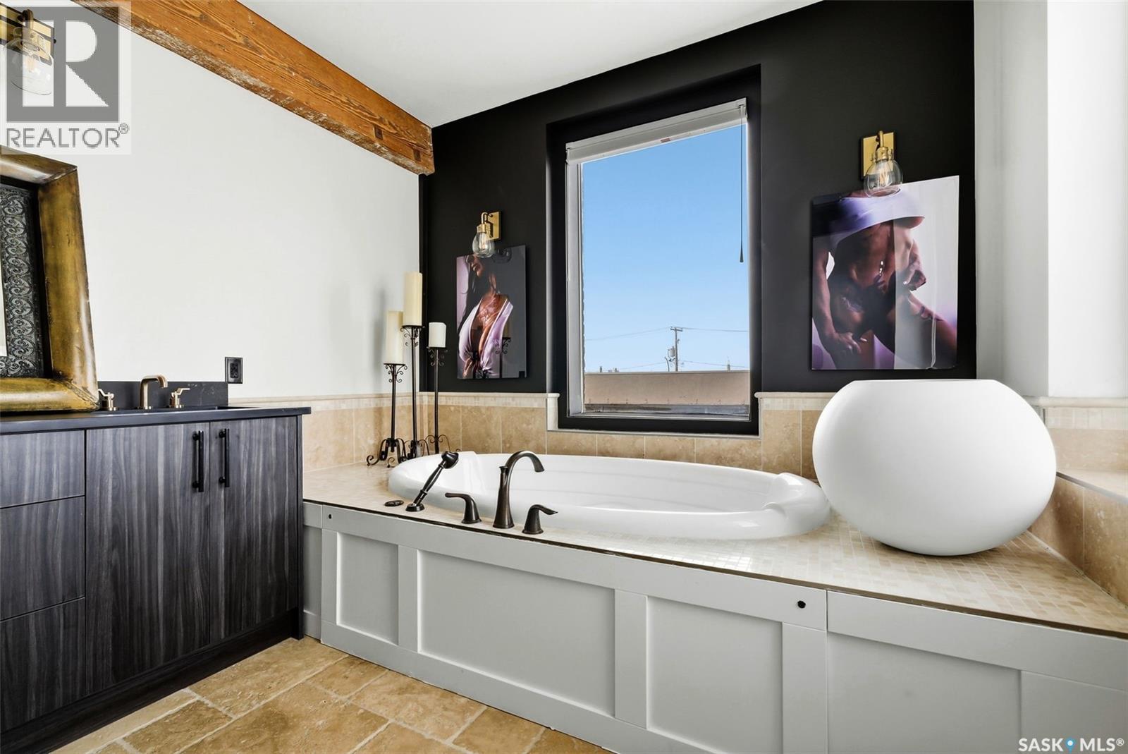 #201 1304 HALIFAX STREET - 23